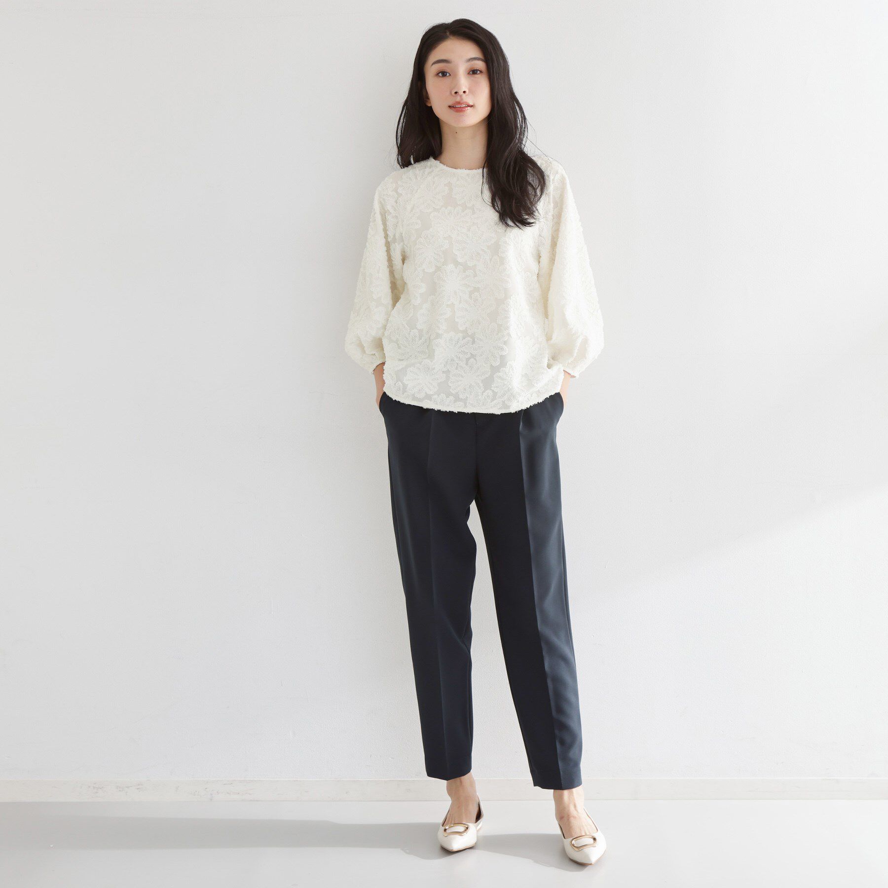 THE SHOP TK「【フォーマルにもカジュアルにも】花柄ジャカードブラウス」|シャツ・ブラウス|