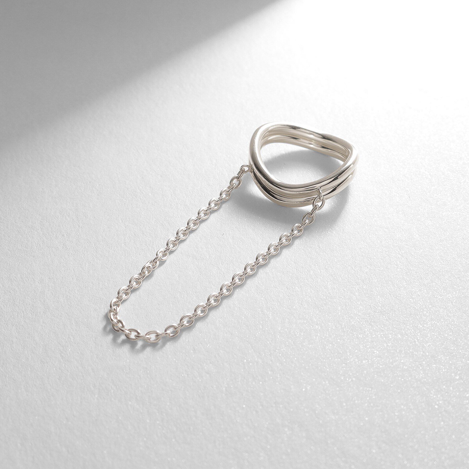 COCOSHNIK ONKITSCH「シルバー ドレープチェーン ダブルカーブリング」|リング|シルバー(600)
