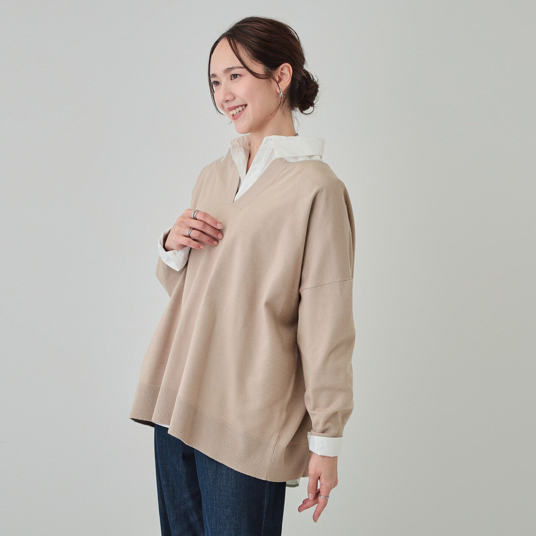 SHOO･LA･RUE「【洗える】レイヤードコーデも楽しめる もちもちVネックニット」|ニット・セーター|