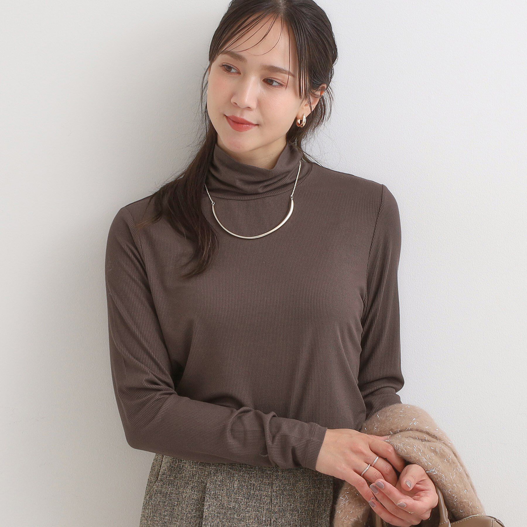 SHOO･LA･RUE「【S-LL/吸湿発熱】なめらかとろみ インナータートル」|Tシャツ・カットソー|ブラウン(043)