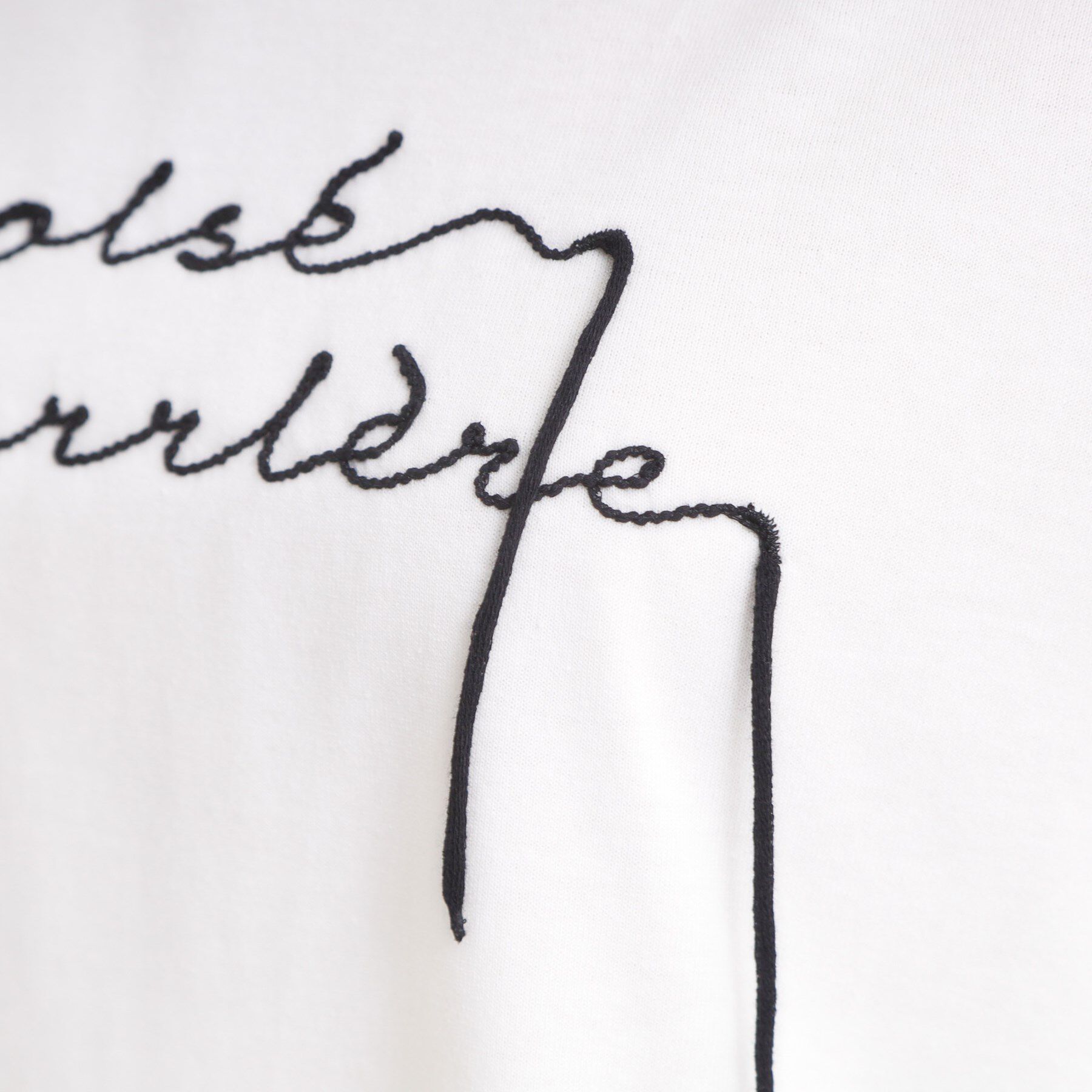 SHOO･LA･RUE「【洗濯機可/S-LL】周りと差がつく チェーンステッチロゴロンT」|Tシャツ・カットソー|