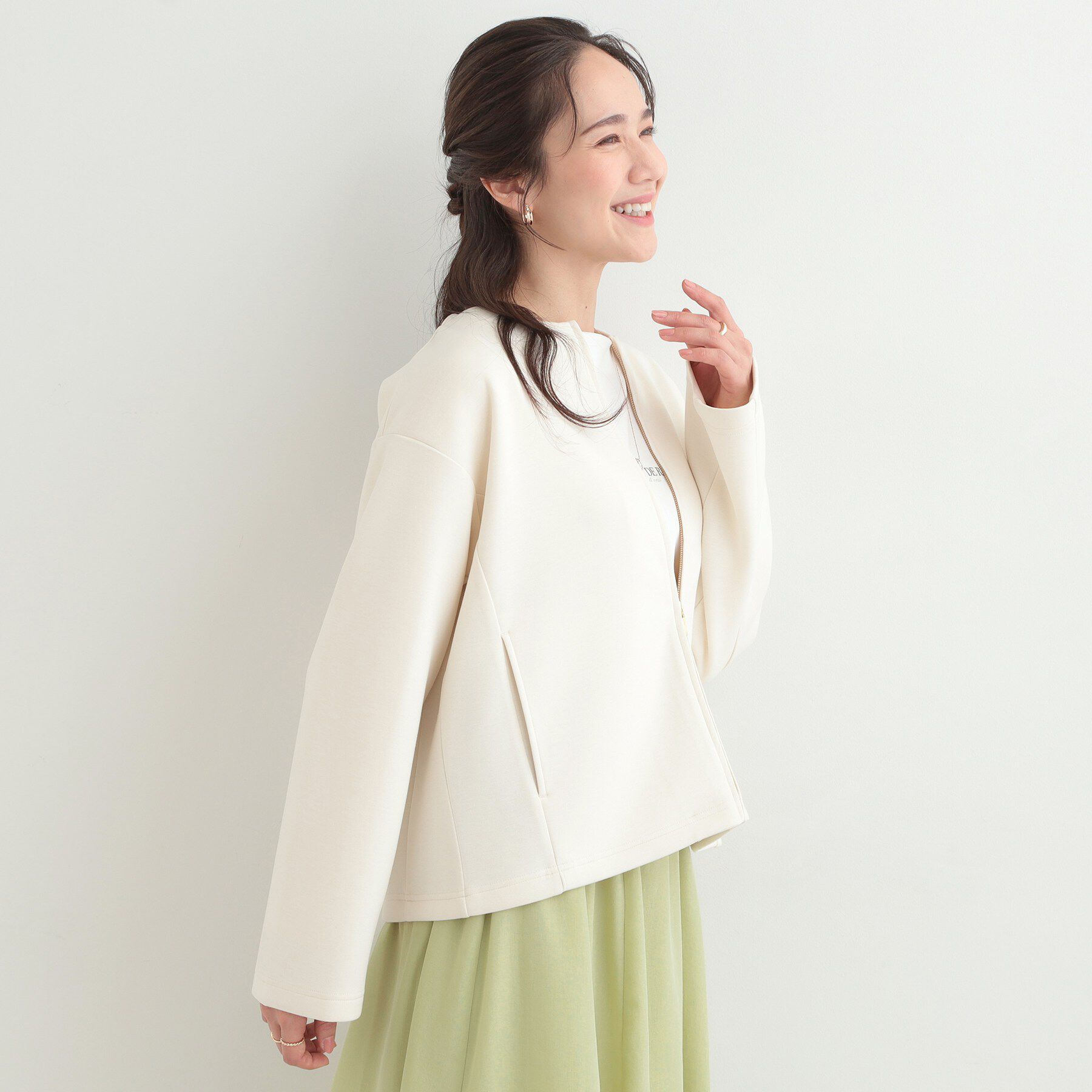 SHOO･LA･RUE「【セットアップ可/S-LL/なめらかタッチ】大人のきれいめスタイルに ノーカラージップブルゾン」|ブルゾン・スタジャン|