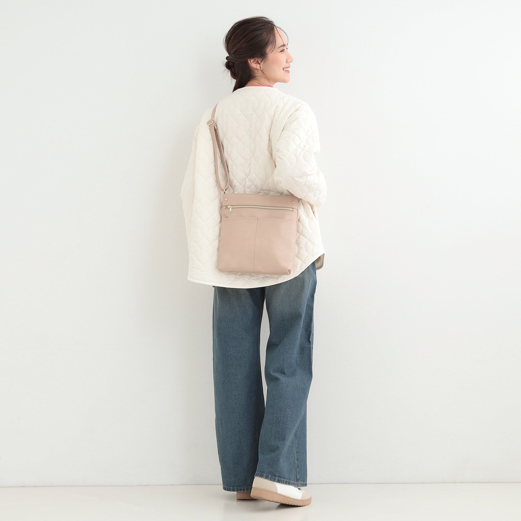 SHOO･LA･RUE「【8ポケット/ギフトにも】すっきり見えのショルダーバッグ」|ショルダー・メッセンジャー|