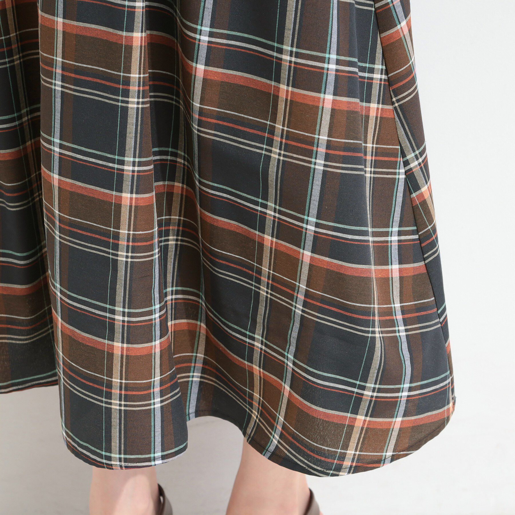 SHOO･LA･RUE「【S-LL/洗濯機可】1枚で華やか やわらかチェックフレアスカート」|スカート|