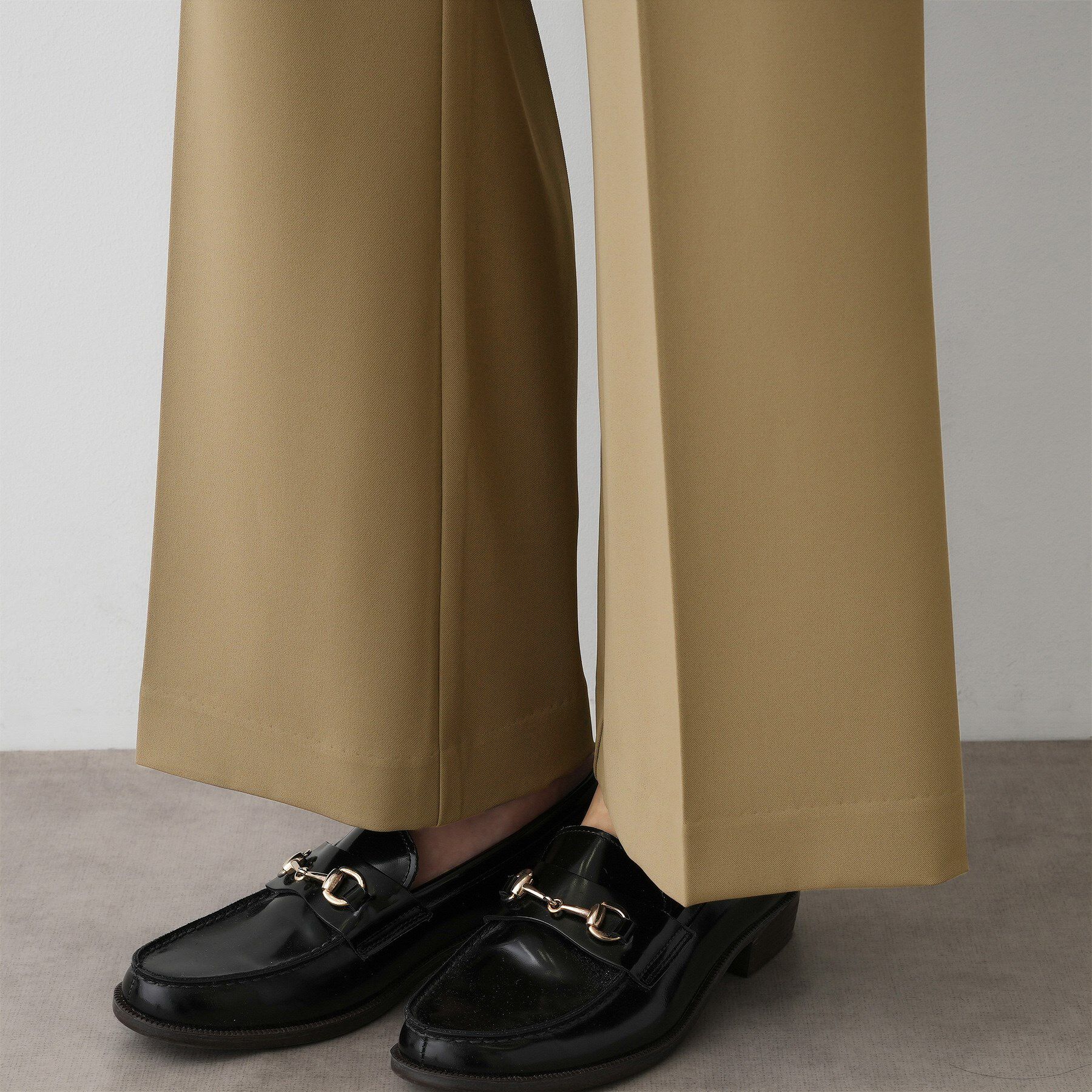 Dessin「【洗える】マットドレープニーハイフレアパンツ」|その他|