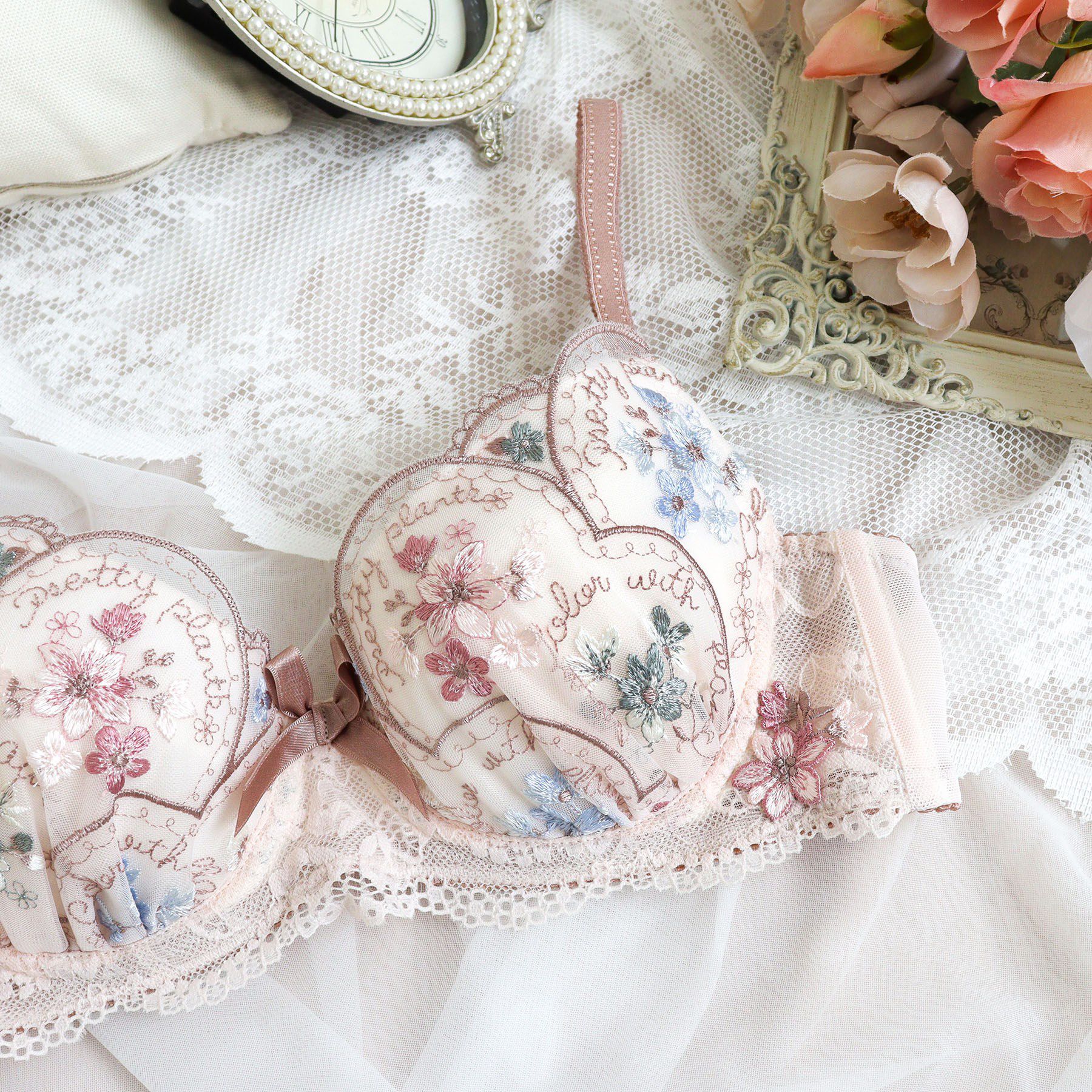 Risa Magli「フェリーチェ ブラジャー （B-C） ＜サイドシェイプ＞」|インナー|