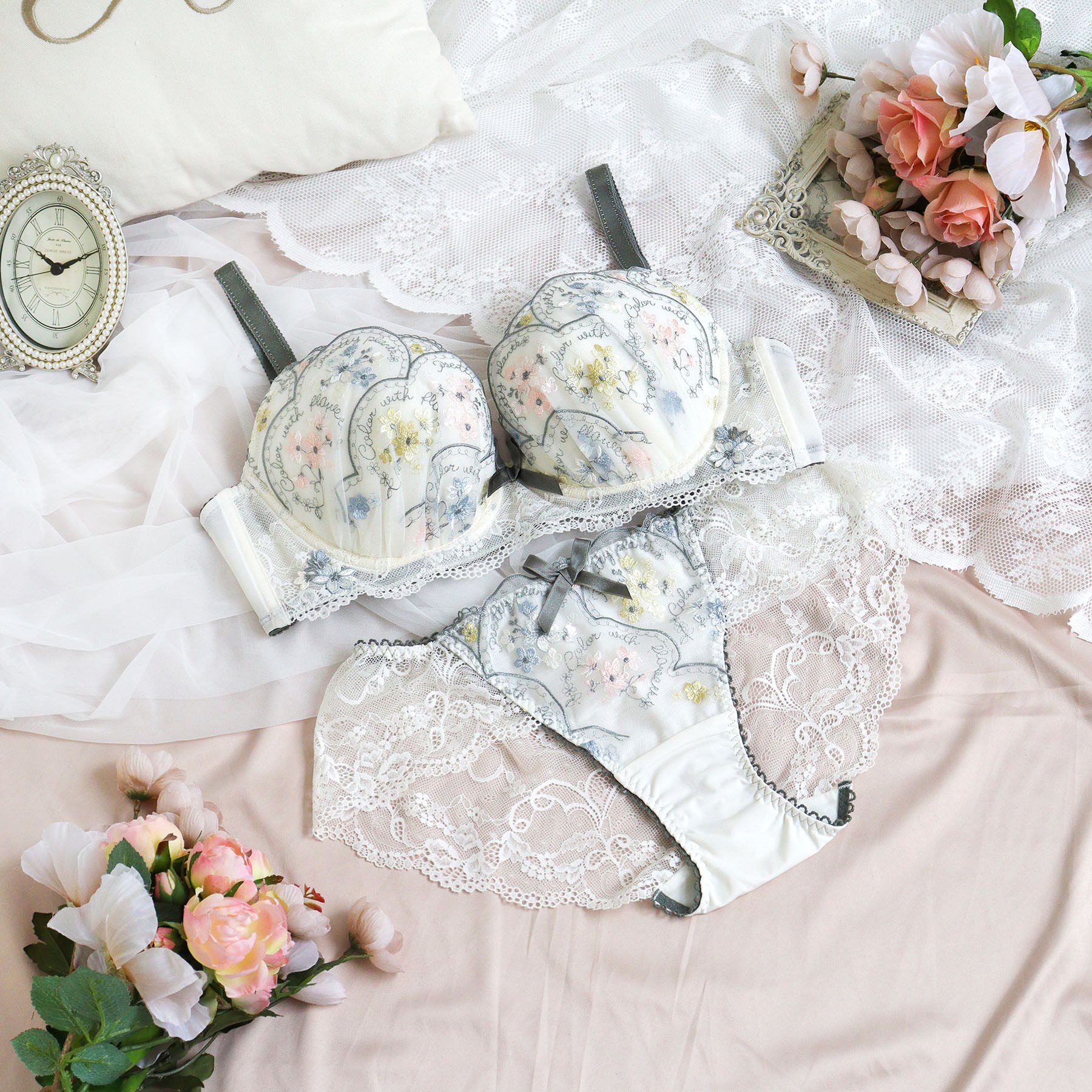 Risa Magli「フェリーチェ ブラジャー （G-I） ＜バストアップタイプ＞」|インナー|