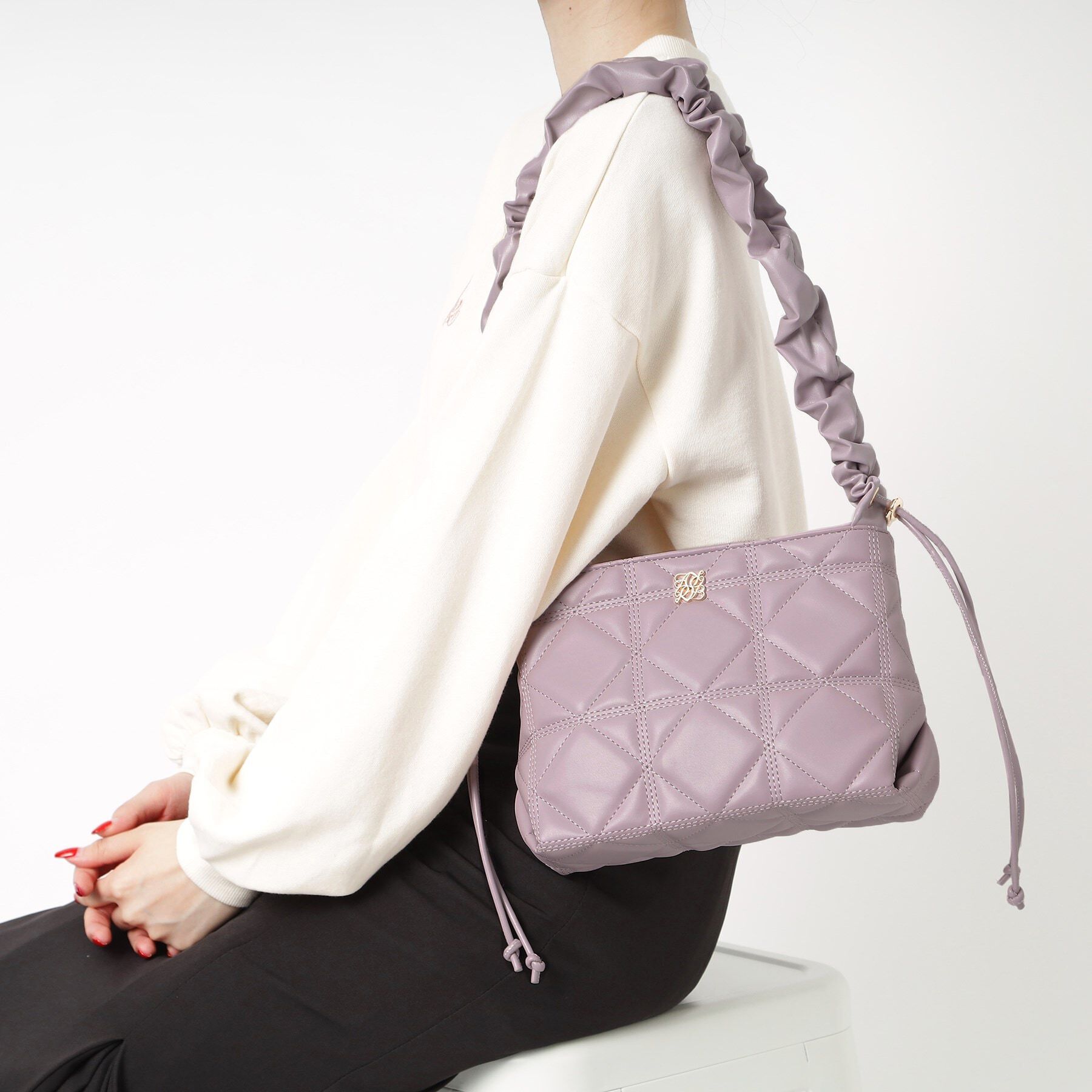 Ober Tashe「ロゴプレート付き キルティング2WAYショルダーバッグ」|ショルダー・メッセンジャー|