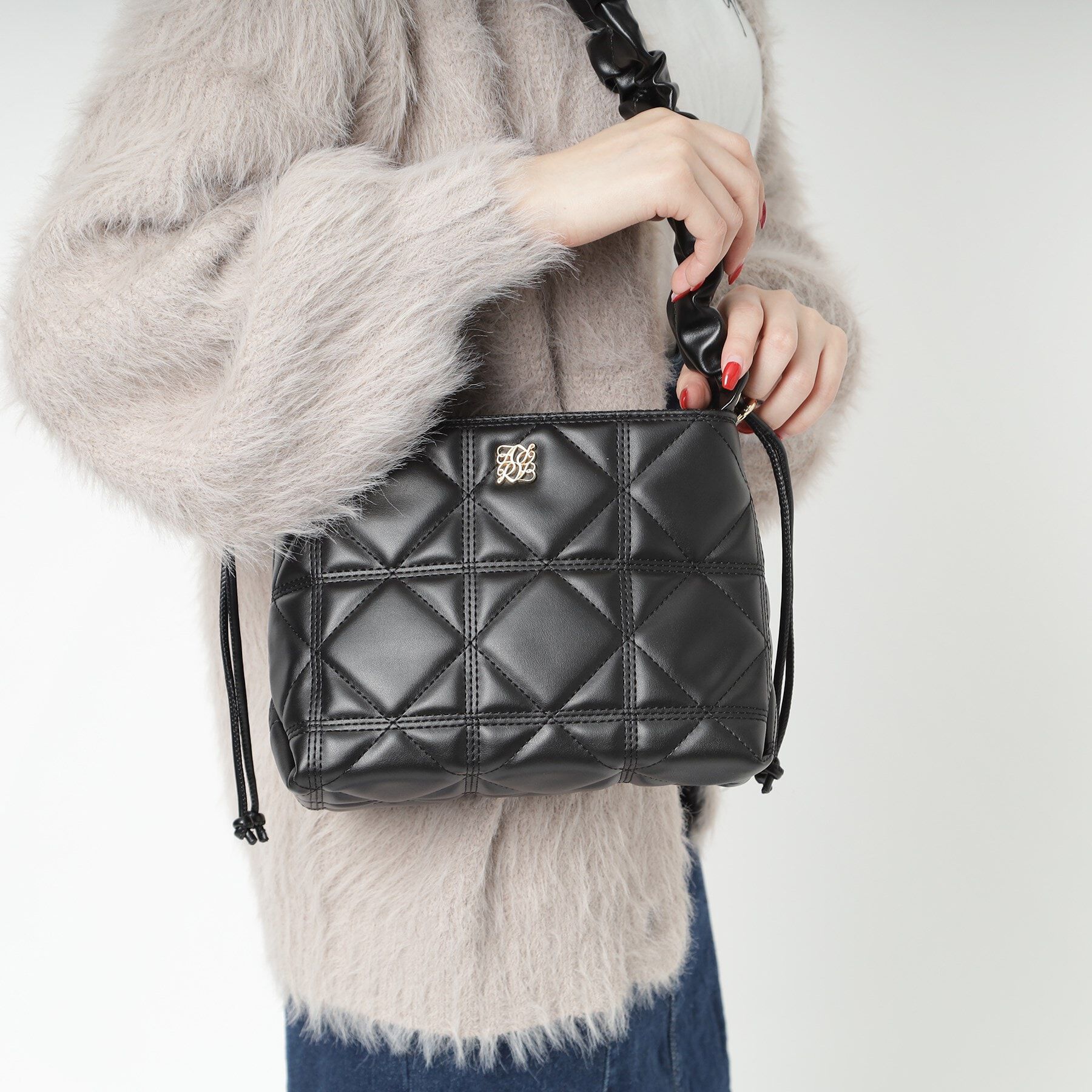 Ober Tashe「ロゴプレート付き キルティング2WAYショルダーバッグ」|ショルダー・メッセンジャー|