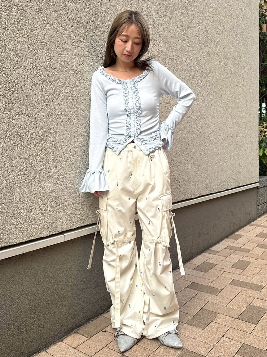 FURFUR「【WEB・一部店舗限定カラー】フラワー刺繍カーゴパンツ」|チノ|