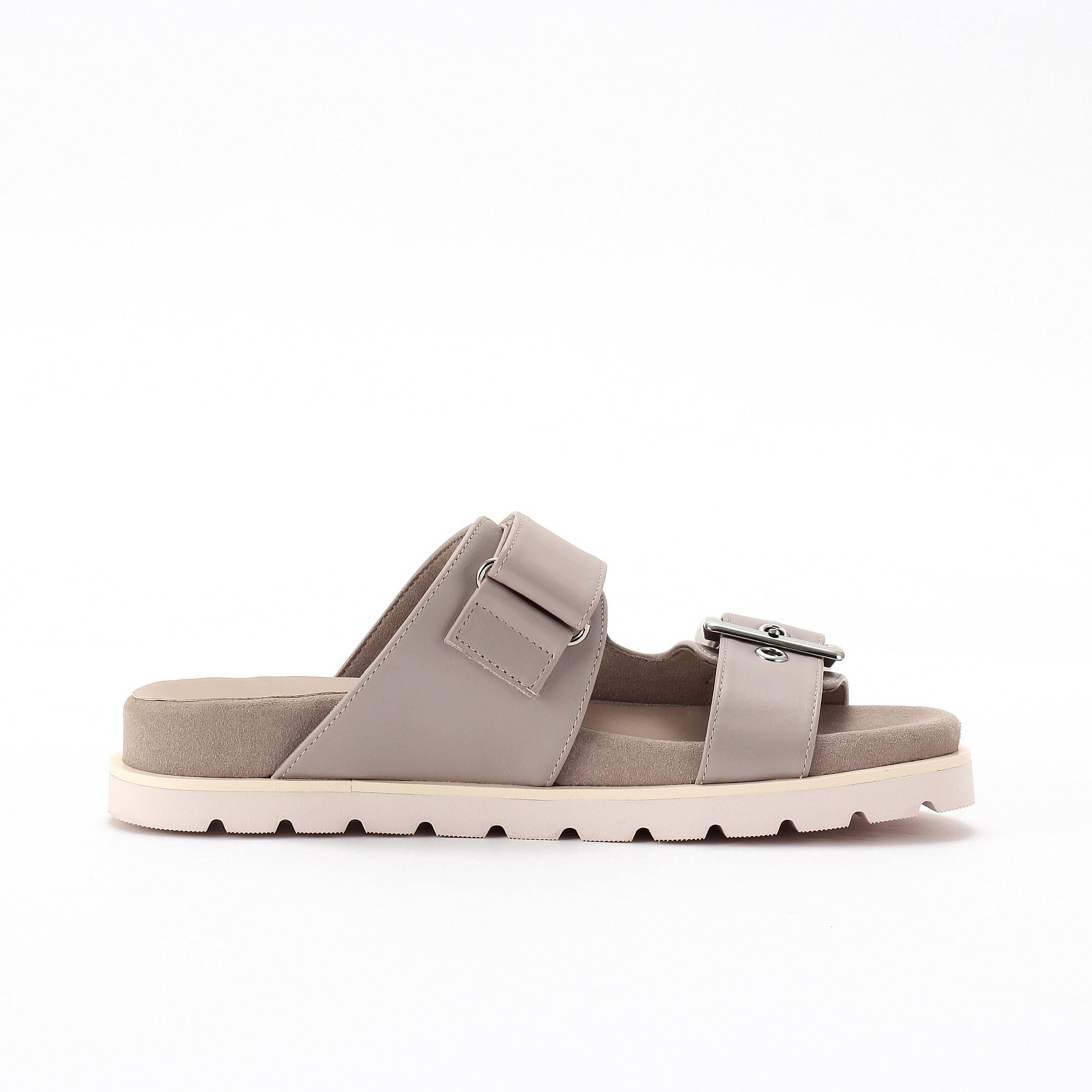 銀座かねまつ「【本革】【PREMIERE PORTE】バックル付きスライドサンダル」|サンダル|