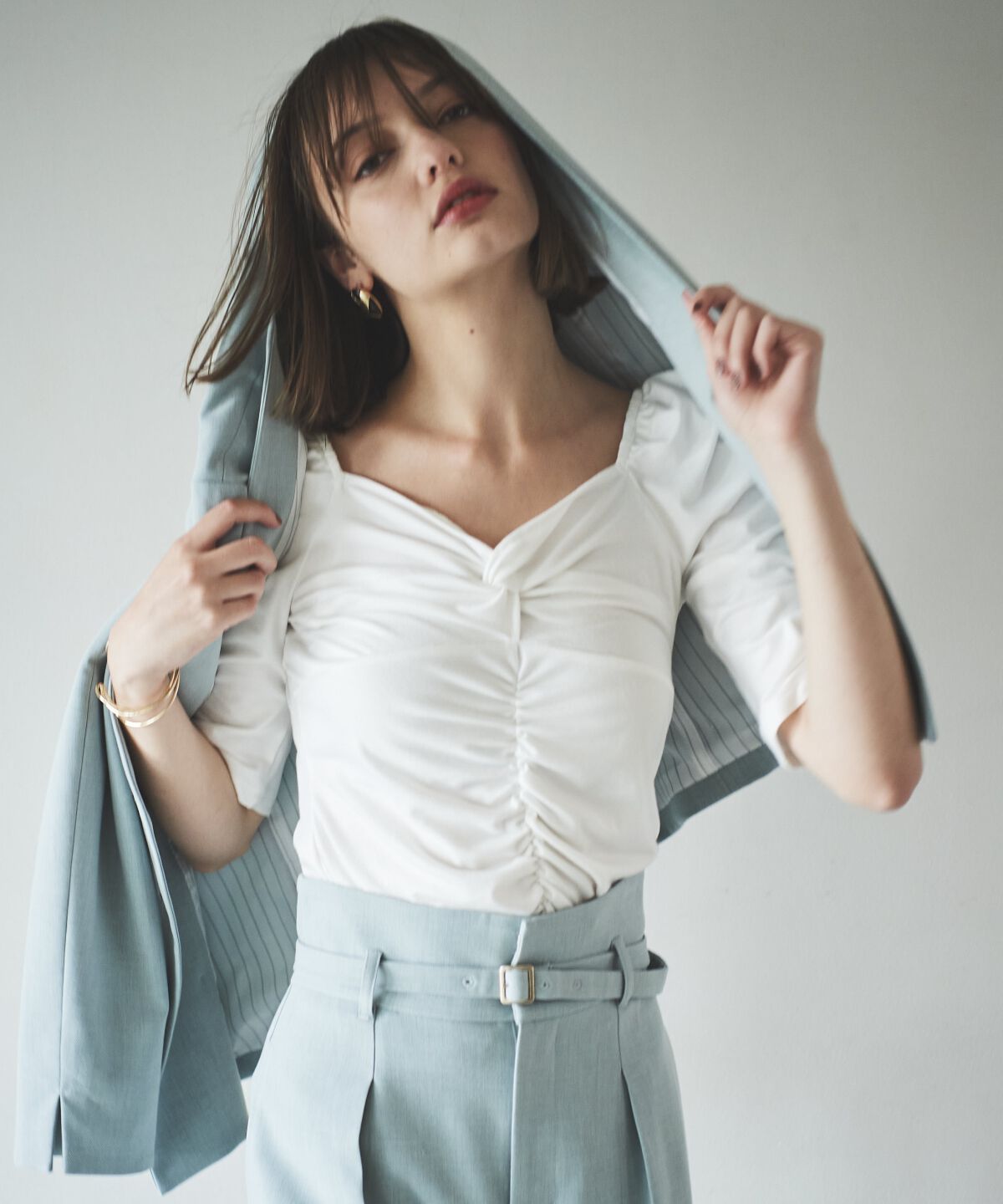 アンドクチュール「フロントクロスギャザーTシャツ」|Tシャツ・カットソー|オフ