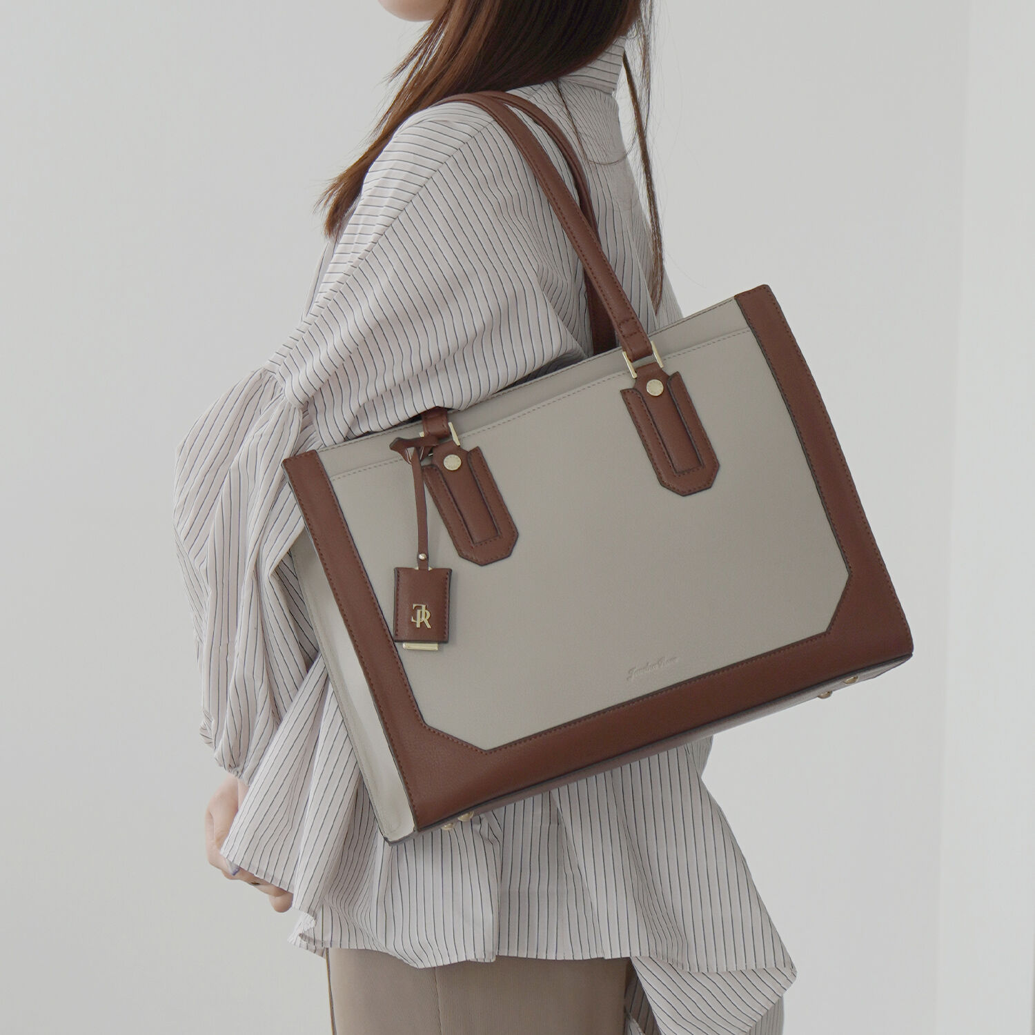  「Jewelna Rose アリゼ トートバッグ A4サイズ 11929」|トートバッグ|ライトベージュ