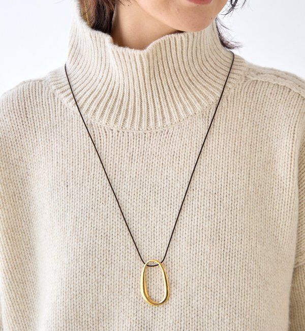  「【シーズンレスで楽しめる】リングモチーフコードネックレス」|ブローチ・コサージュ|ブラウン