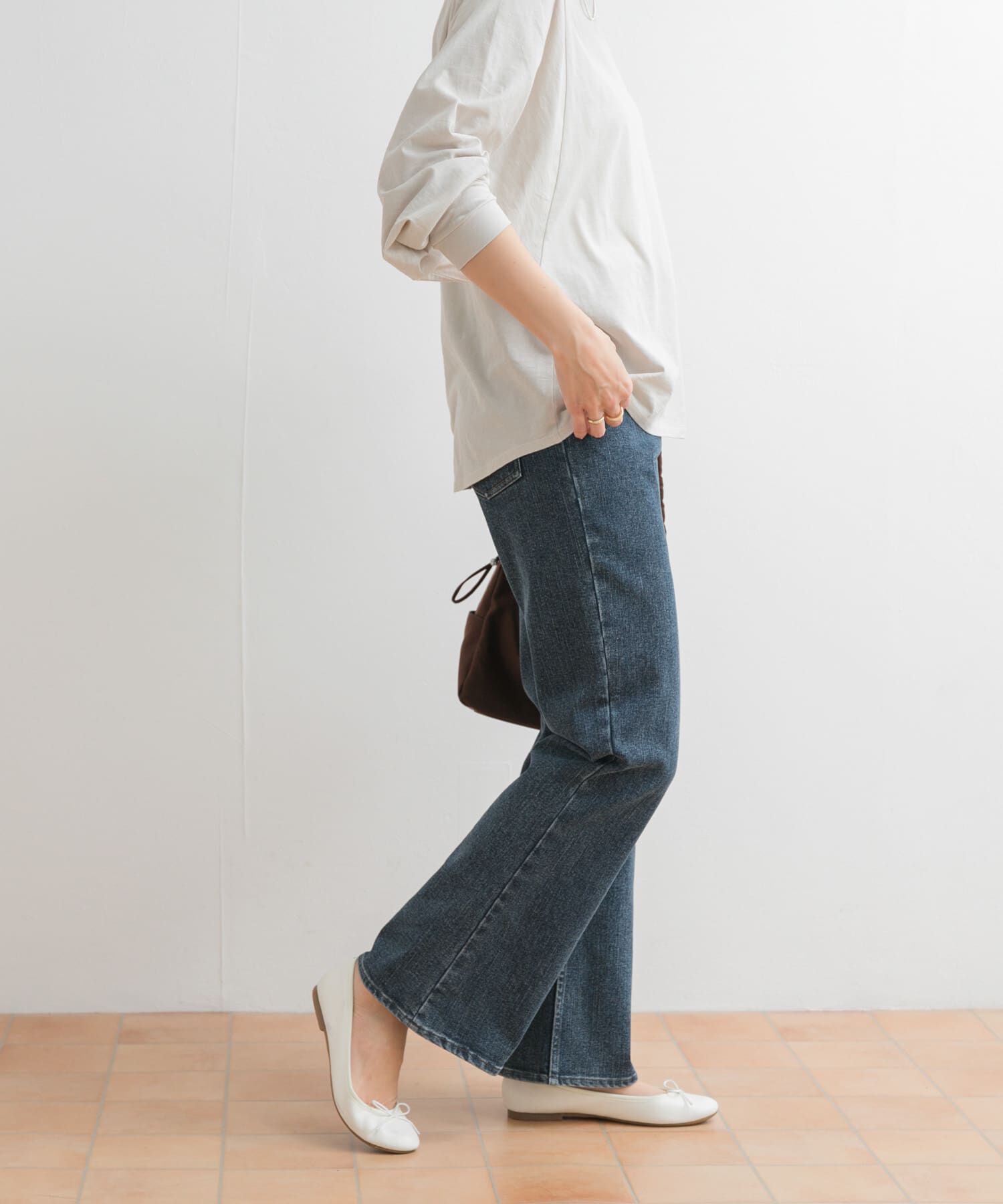 URBAN RESEARCH DOORS「ストレッチフレアデニムパンツ」|デニム|