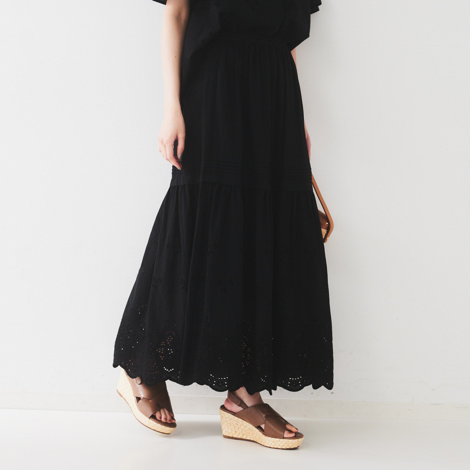 UNTITLED「【セットアップ可/コットン100】スカラップ刺繍スカート」|スカート|