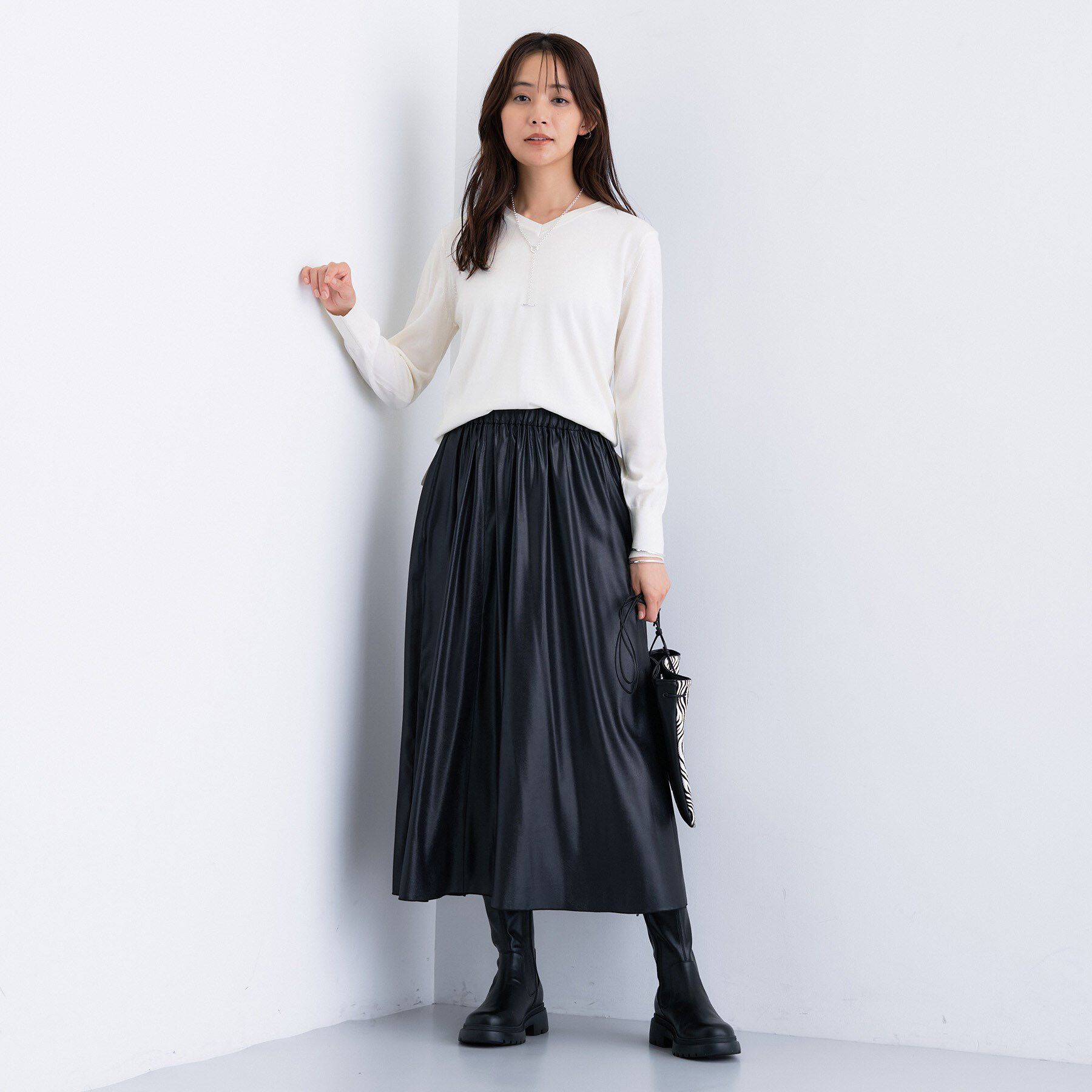 INDIVI「【洗える／毛玉になりにくい】エクストラファインウール Vネックニット」|ニット・セーター|