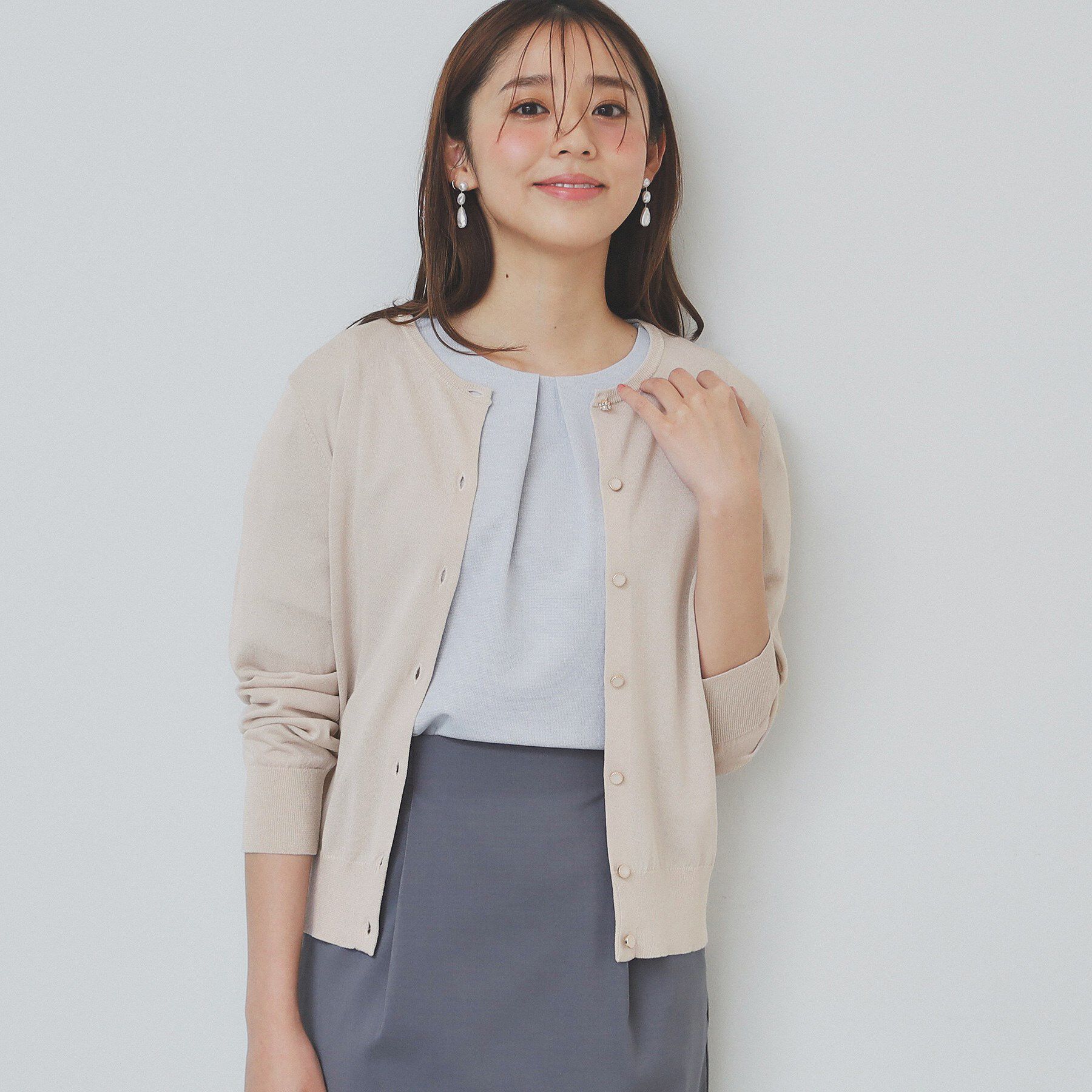 index「《7色展開/XS-LLサイズ》ビジューボタンニットカーディガン【洗濯機洗い可/抗ピル/接触冷感】」|カーディガン|