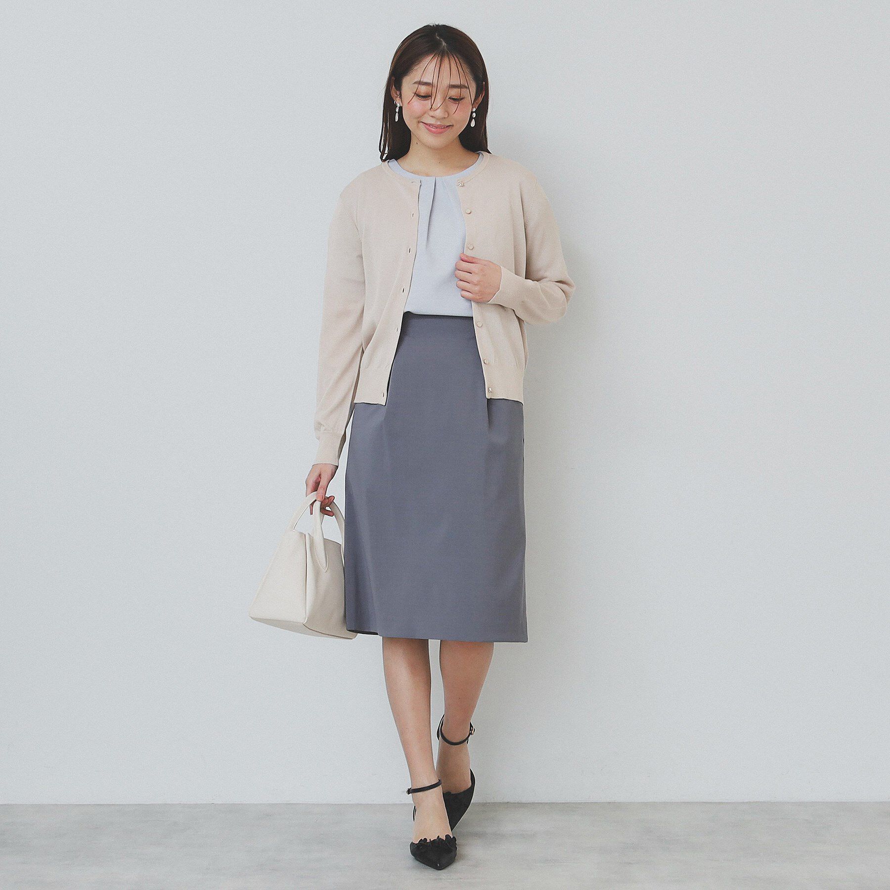 index「《7色展開/XS-LLサイズ》ビジューボタンニットカーディガン【洗濯機洗い可/抗ピル/接触冷感】」|カーディガン|