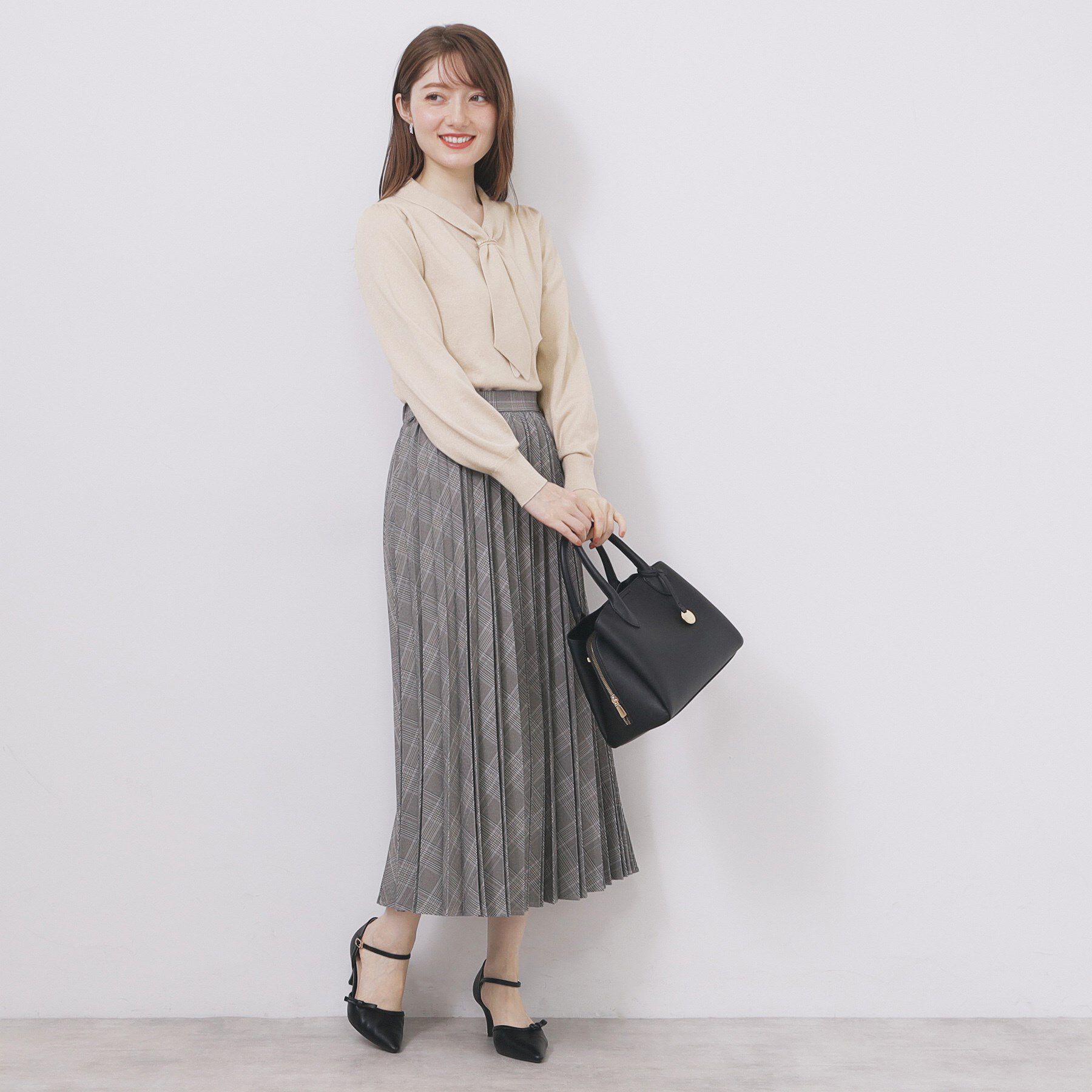 index「ゴールドパーツ付きボウタイニット【洗濯機OK】《10col/XS～LL》」|ニット・セーター|