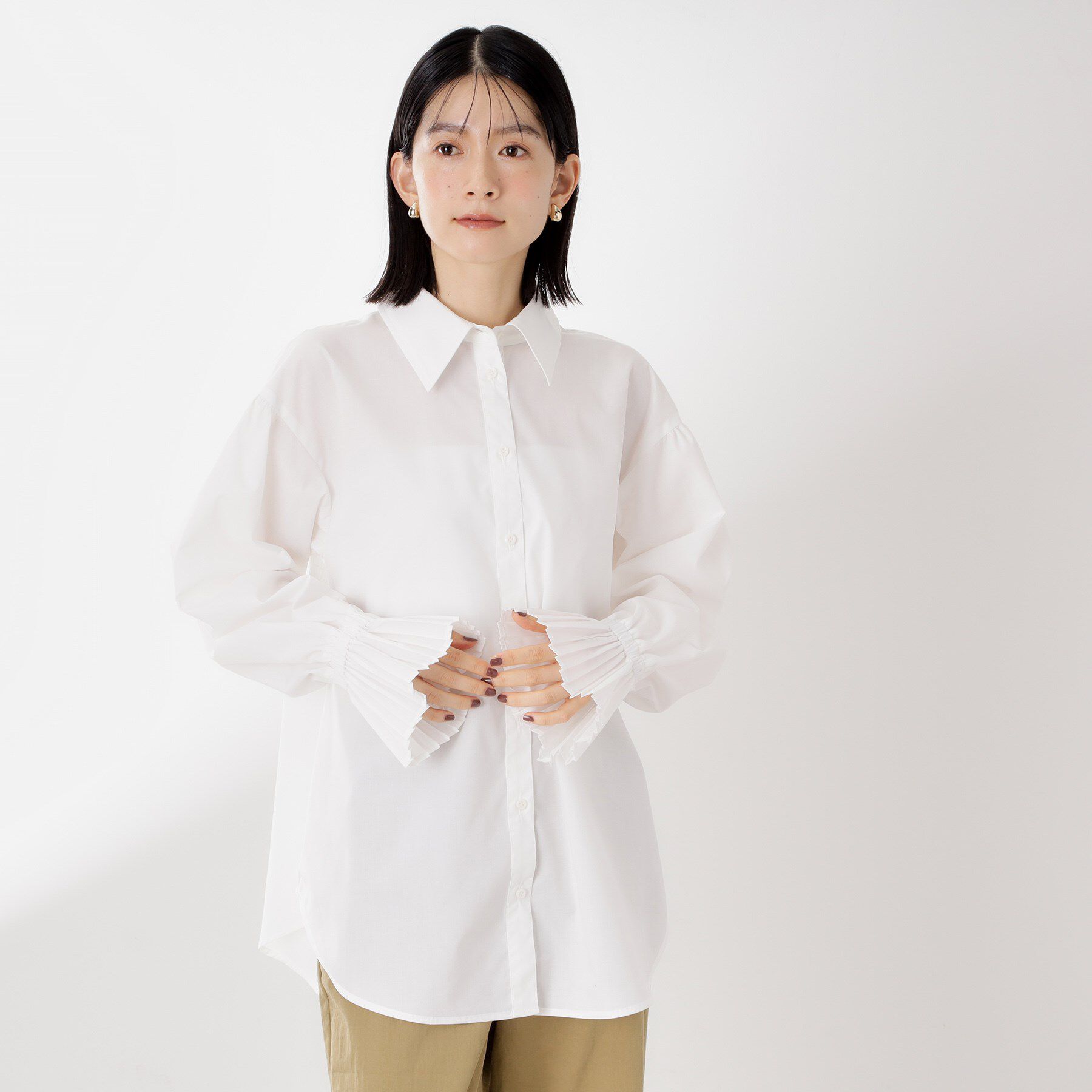 THE SHOP TK「袖プリーツ&バックシャーリングシャツ【体型カバー/洗える】」|シャツ・ブラウス|オフホワイト(003