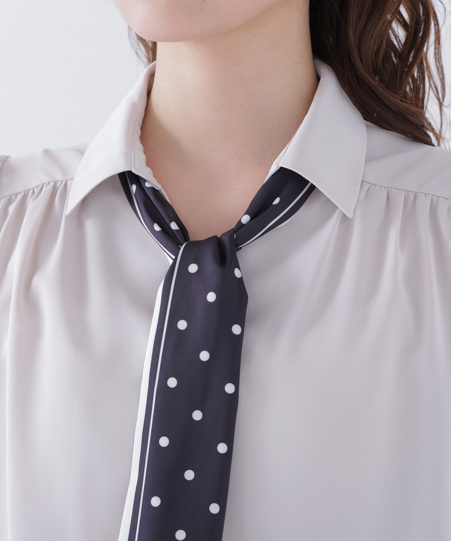  「デザインスカーフ付ブラウス」|シャツ・ブラウス|