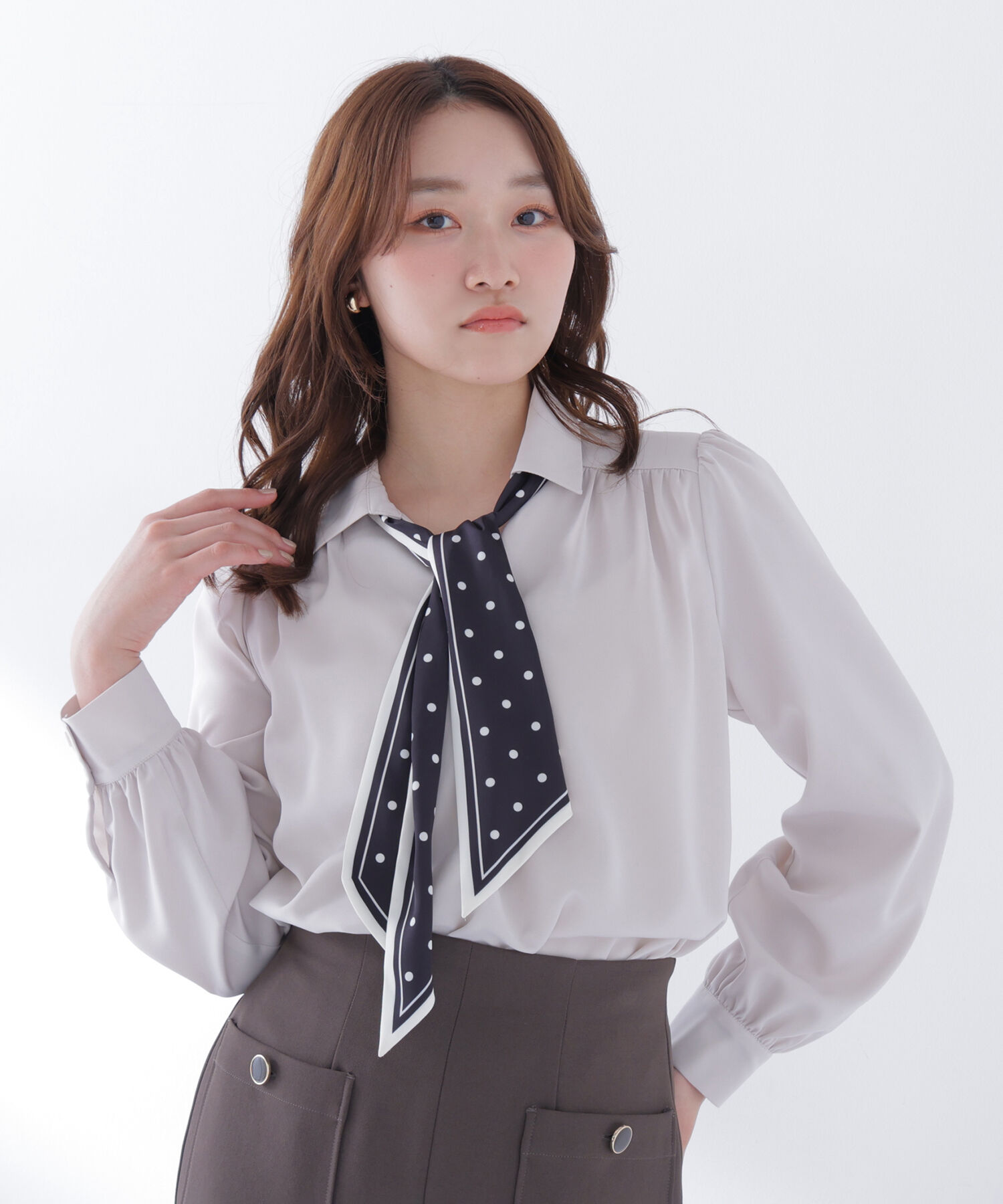  「デザインスカーフ付ブラウス」|シャツ・ブラウス|