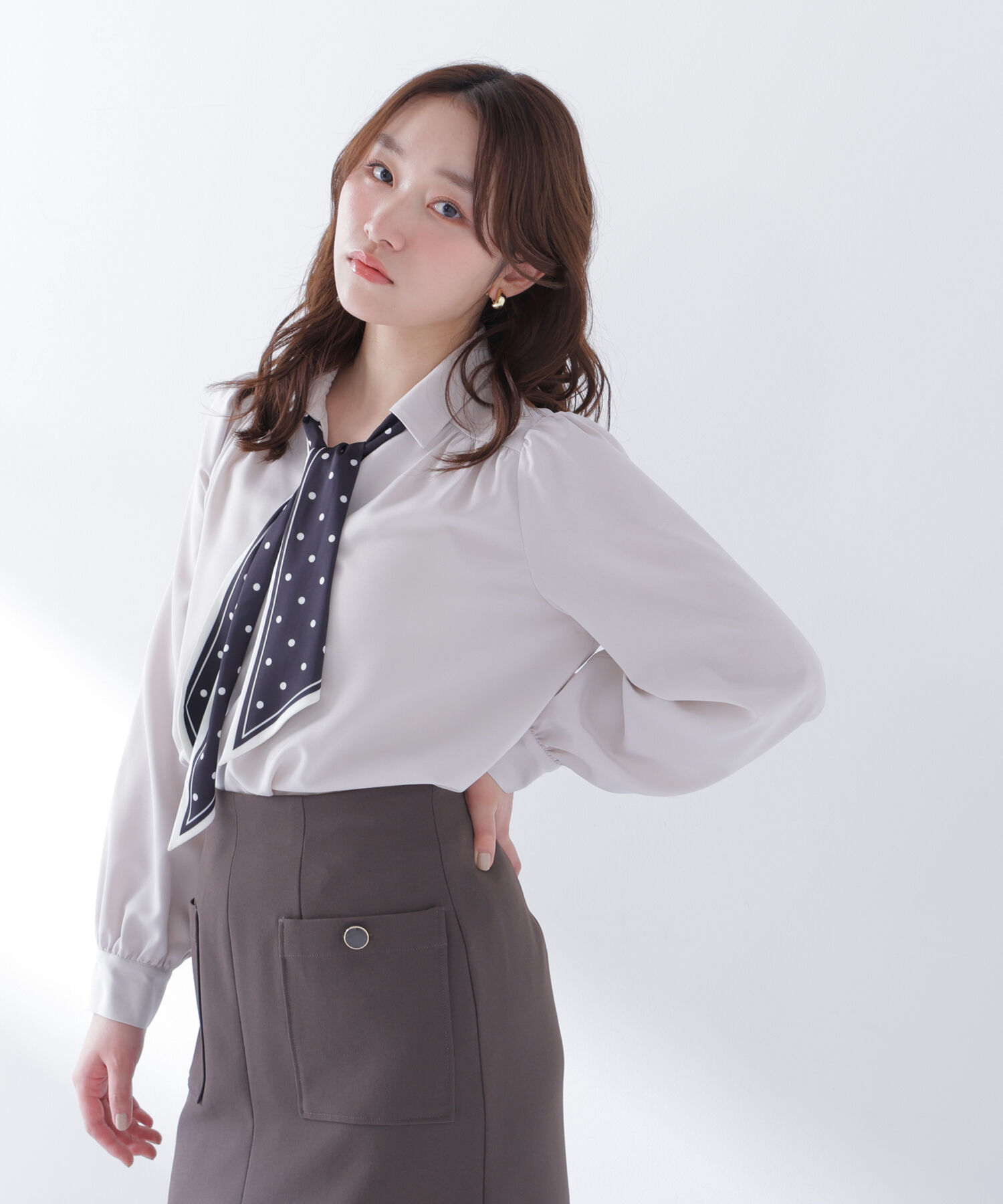  「デザインスカーフ付ブラウス」|シャツ・ブラウス|