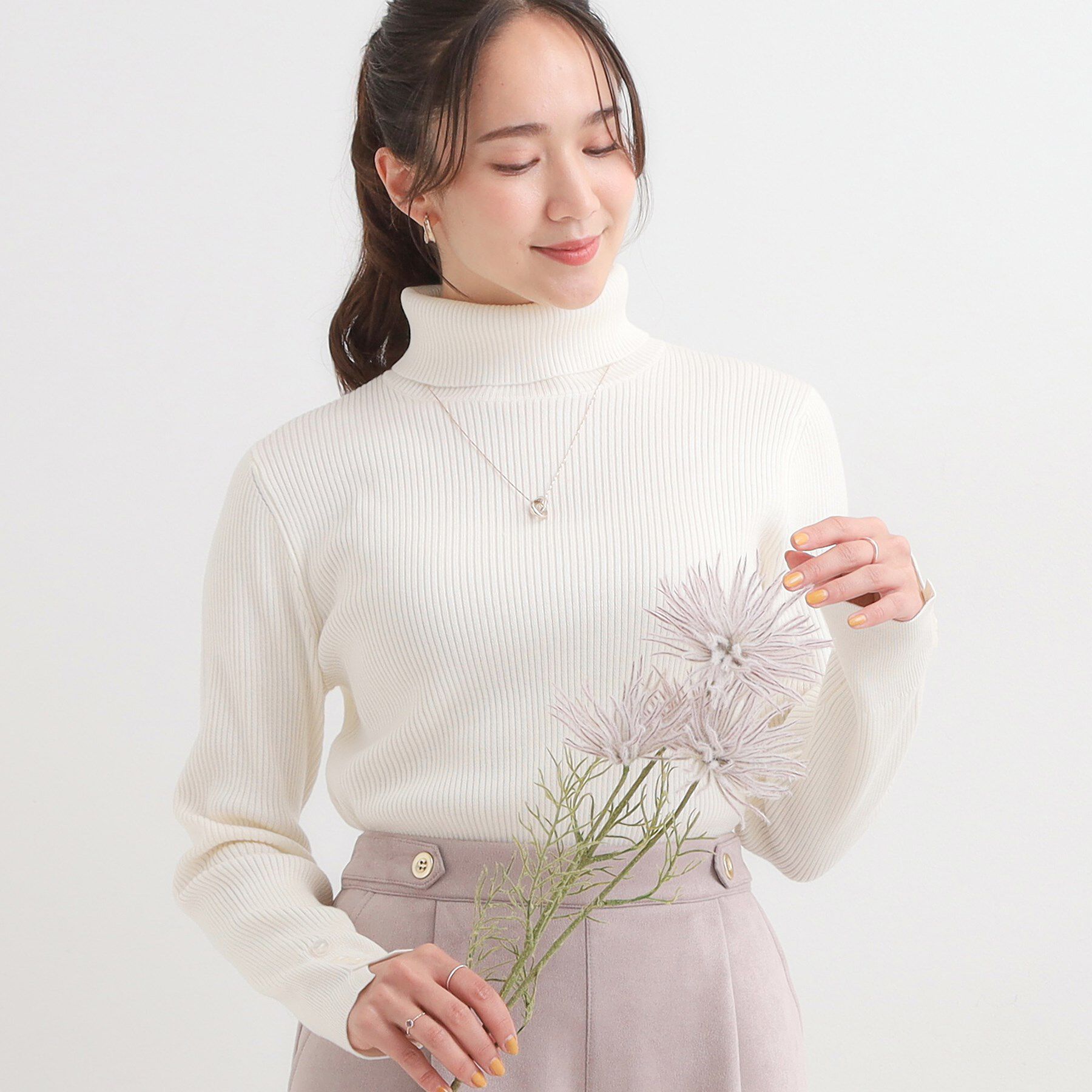 SHOO･LA･RUE「【絶妙なゆるピタ/洗濯機可】ちくちくしにくい リブタートルネック やわらかニット【CIRCRIC】」|ニット・セーター|オフホワイト(003