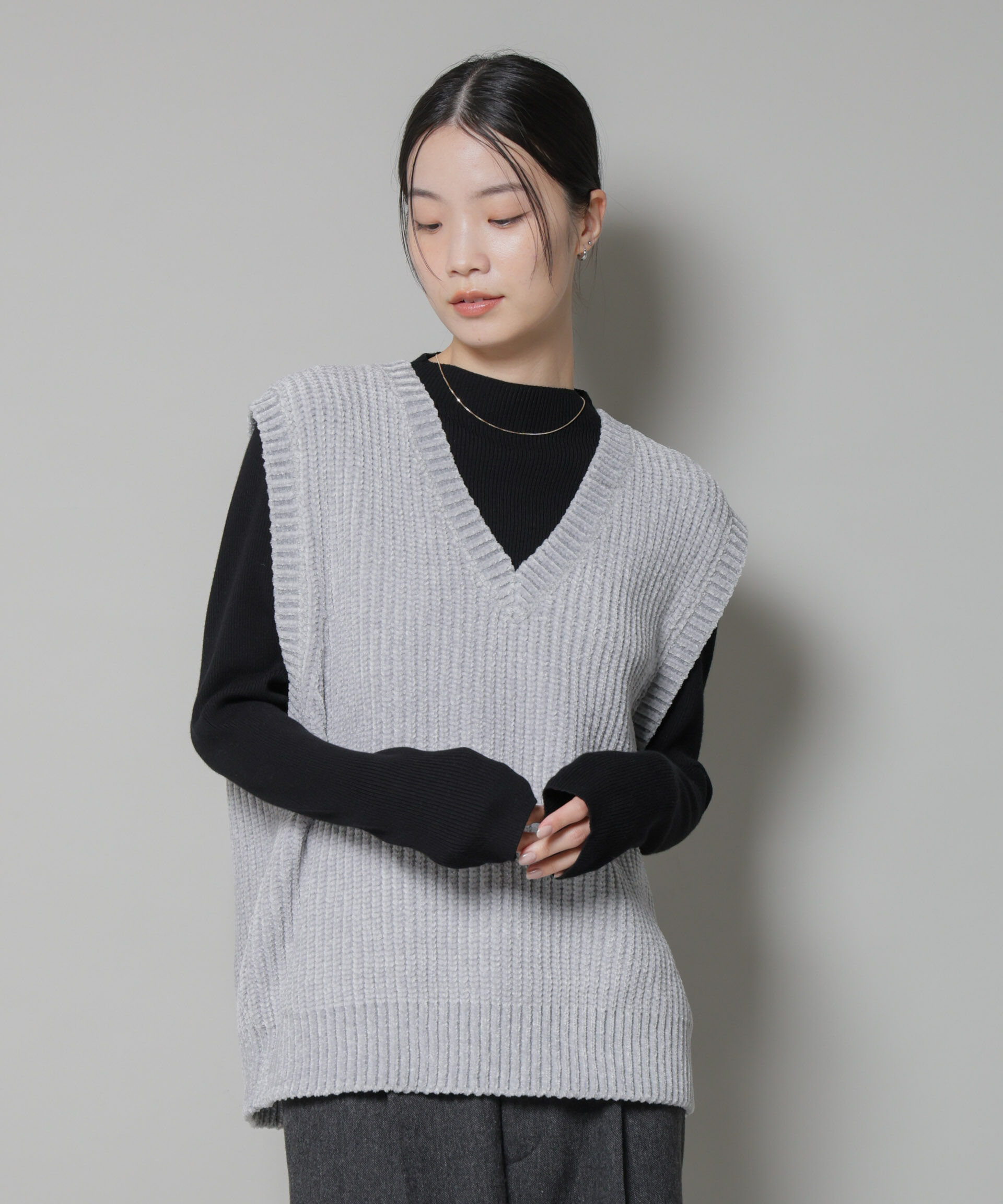 nano･universe「ベロアモールVネックニットベスト」|ニット・セーター|