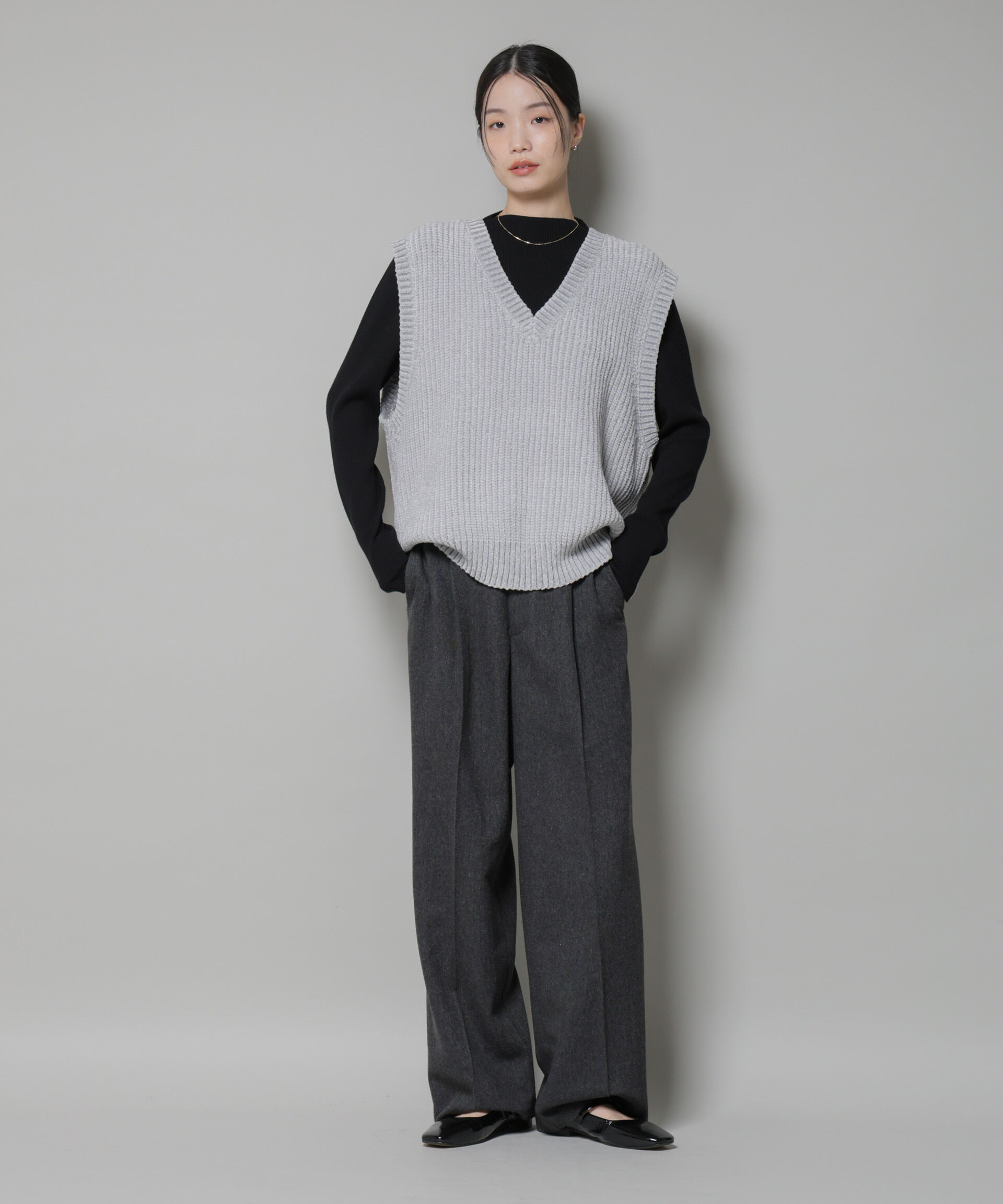 nano･universe「ベロアモールVネックニットベスト」|ニット・セーター|