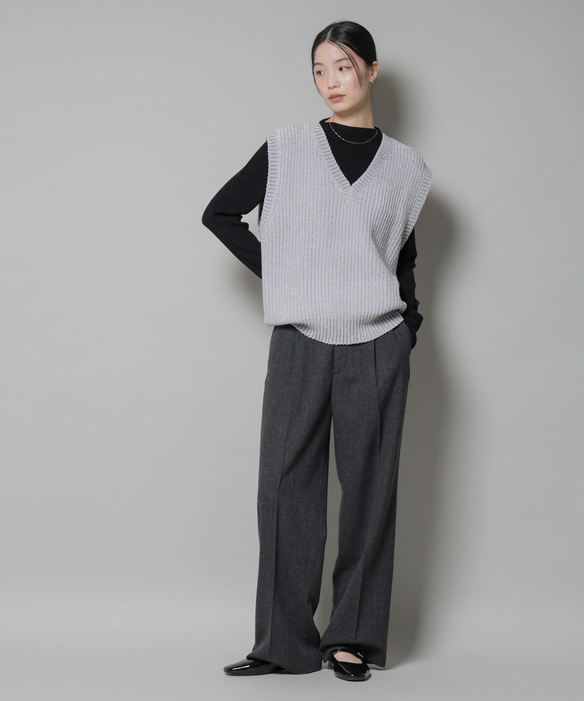 nano･universe「ベロアモールVネックニットベスト」|ニット・セーター|