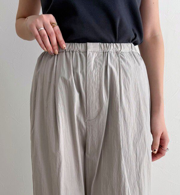 fredy emue「コットンナイロンタックギャザーパンツ」|チノ|