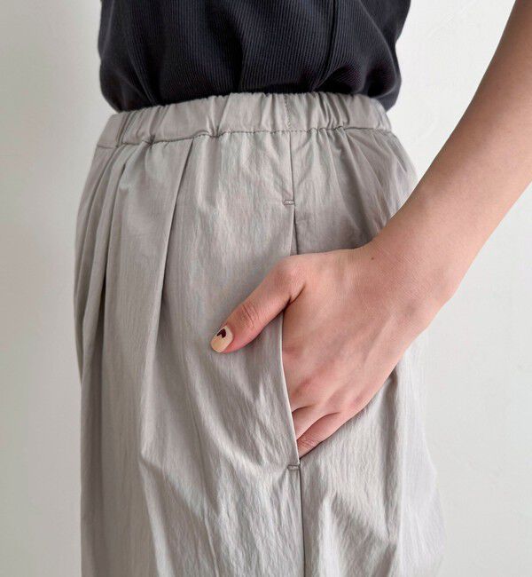 fredy emue「コットンナイロンタックギャザーパンツ」|チノ|