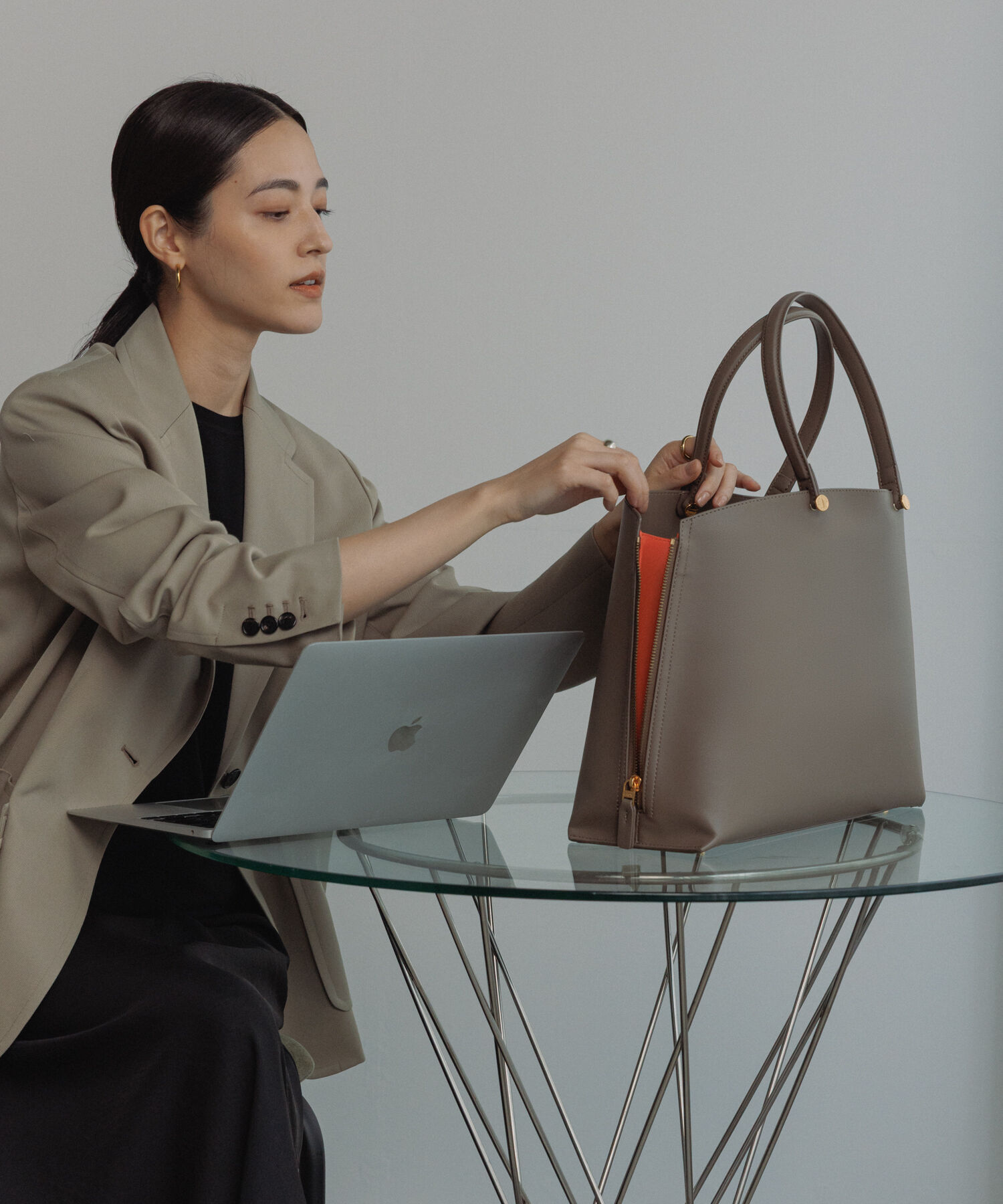 ROPE「【E'POR】Y BAG Medium+【WEB限定/一部店舗限定】【通勤】【A4/PC対応】【25AW】」|ショルダー・メッセンジャー|ブラウン(20)