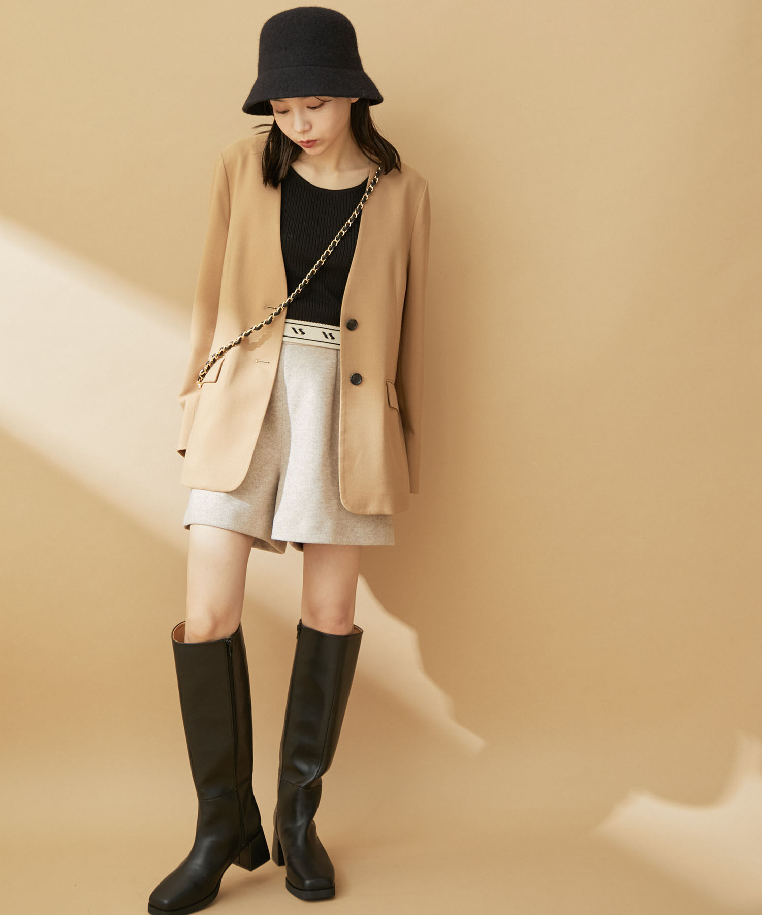 VIS「【STAYC SIEUN / SUMIN着用】【ViVi11月号掲載】ハイウエスト圧縮ショートパンツ」|スラックス|