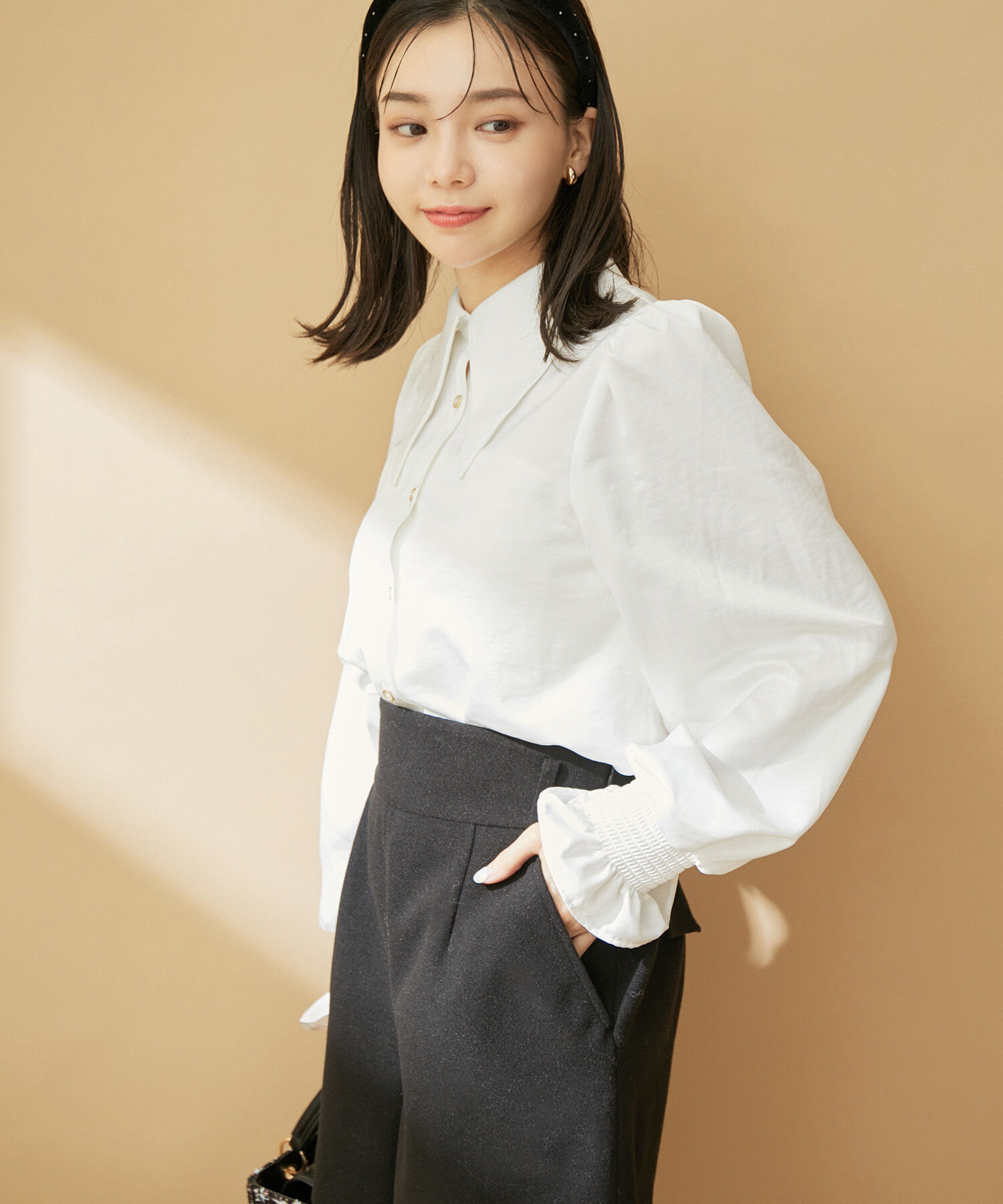 VIS「【STAYC SIEUN / SUMIN着用】【ViVi11月号掲載】ハイウエスト圧縮ショートパンツ」|スラックス|