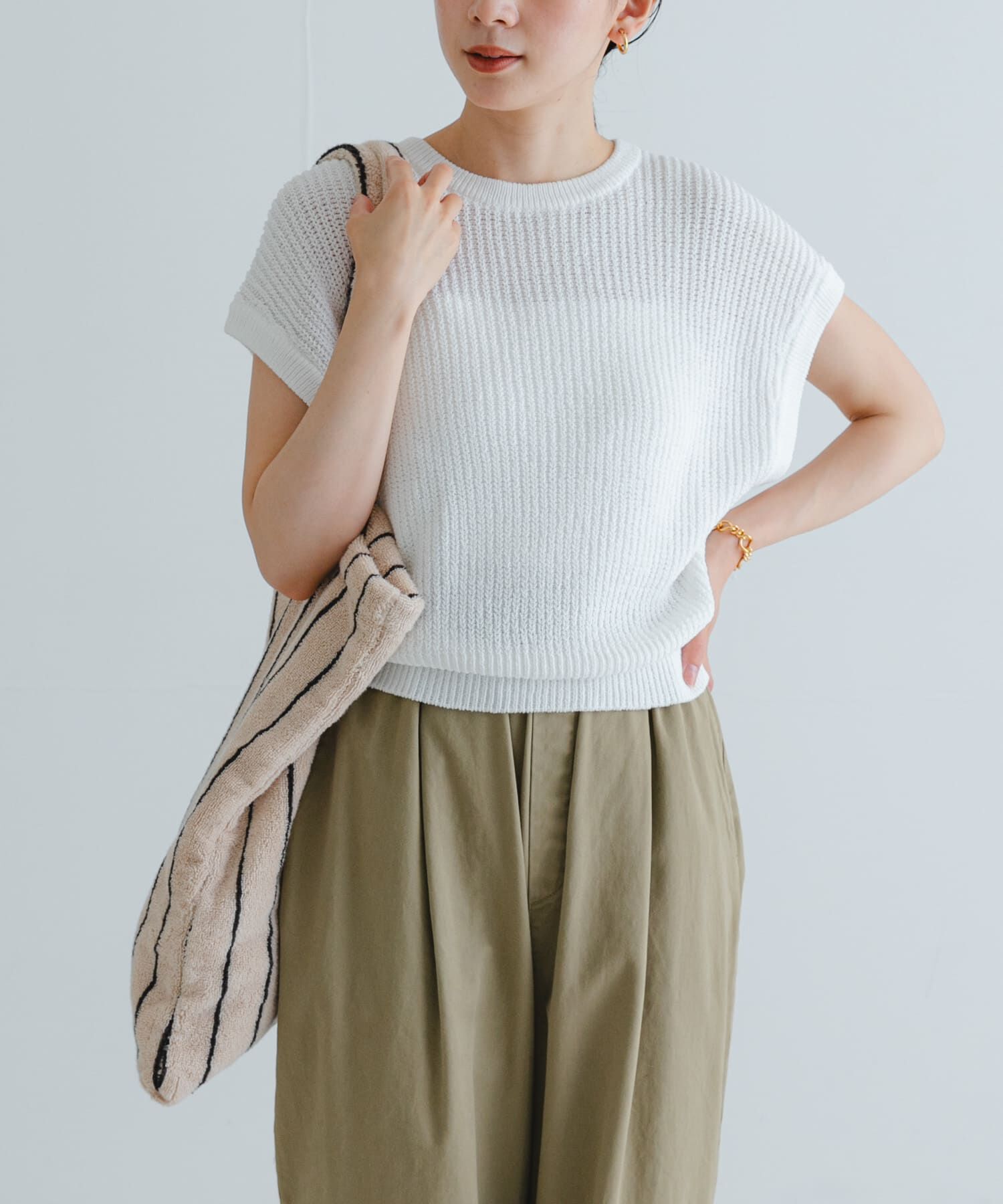 URBAN RESEARCH「ペーパーヤーンフレンチスリーブニット」|ベスト・ジレ|