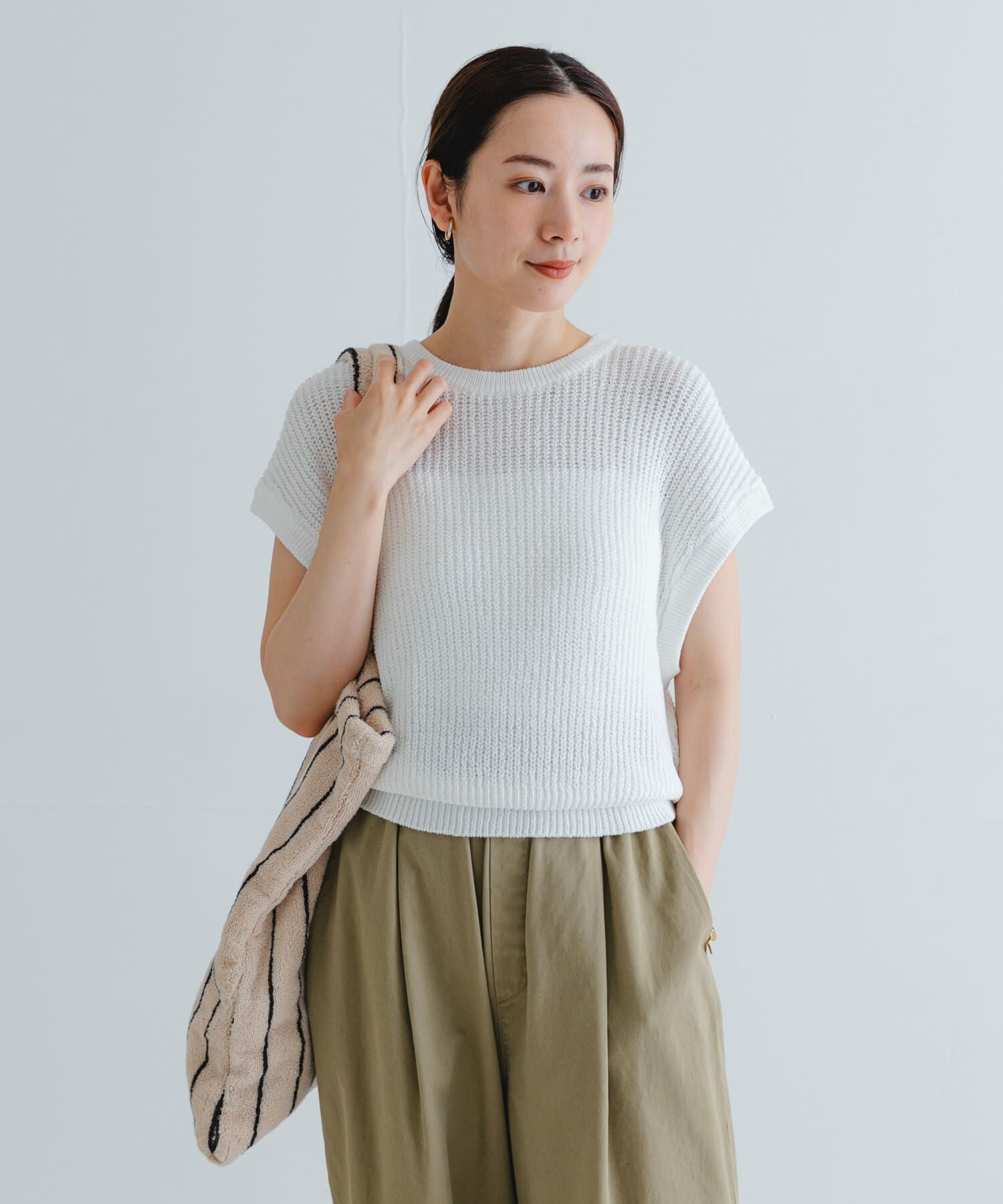 URBAN RESEARCH「ペーパーヤーンフレンチスリーブニット」|ベスト・ジレ|