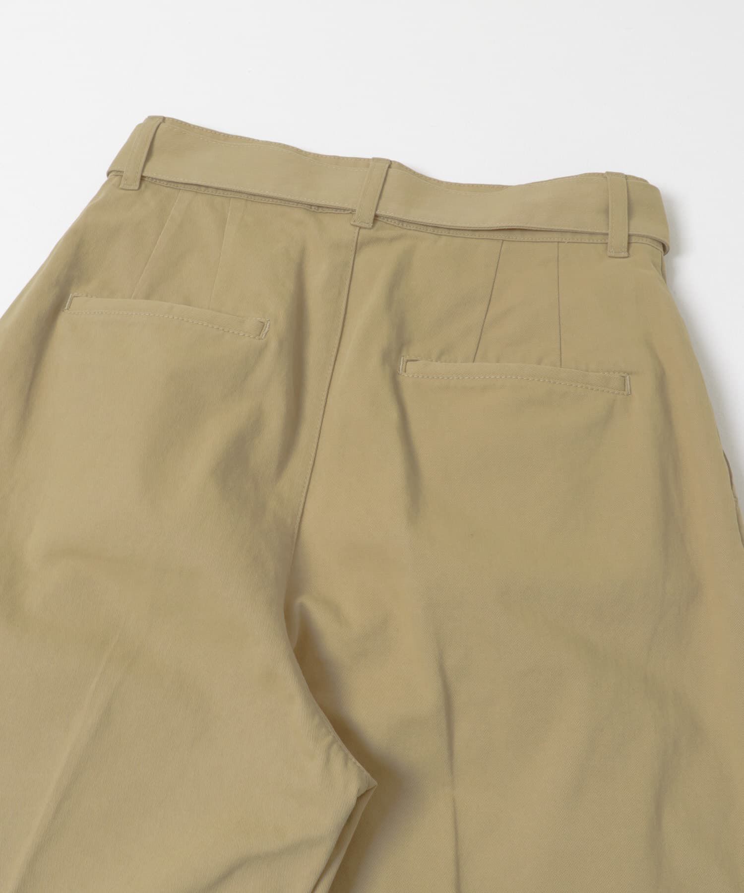 URBAN RESEARCH「『3サイズ展開』ベルト付きタックワイドチノパンツ」|その他|