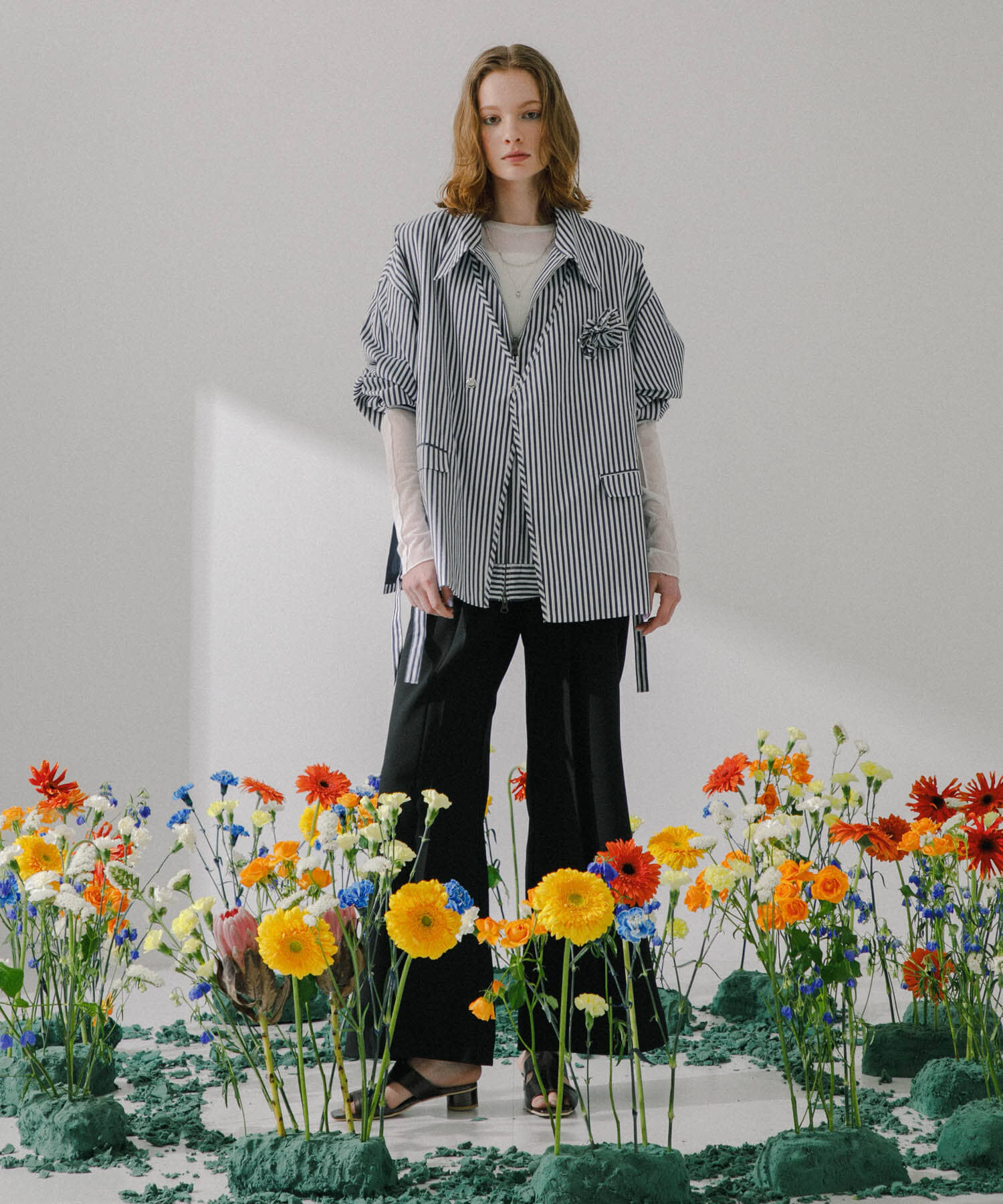 SENSE OF PLACE by URBAN RESEARCH「hxcyyd &times; SOP　ストライプフラワーコサージュシャツベスト(UNISEX)」|ベスト・ジレ|