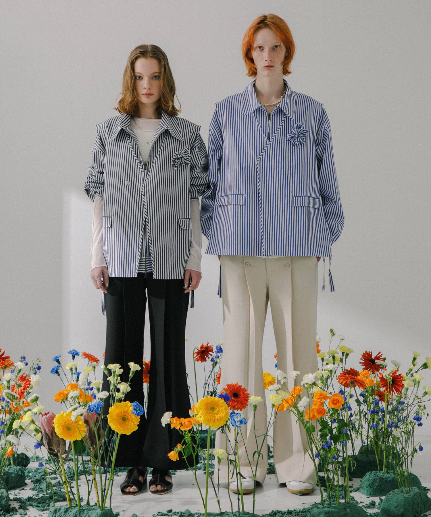 SENSE OF PLACE by URBAN RESEARCH「hxcyyd &times; SOP　ストライプフラワーコサージュシャツベスト(UNISEX)」|ベスト・ジレ|