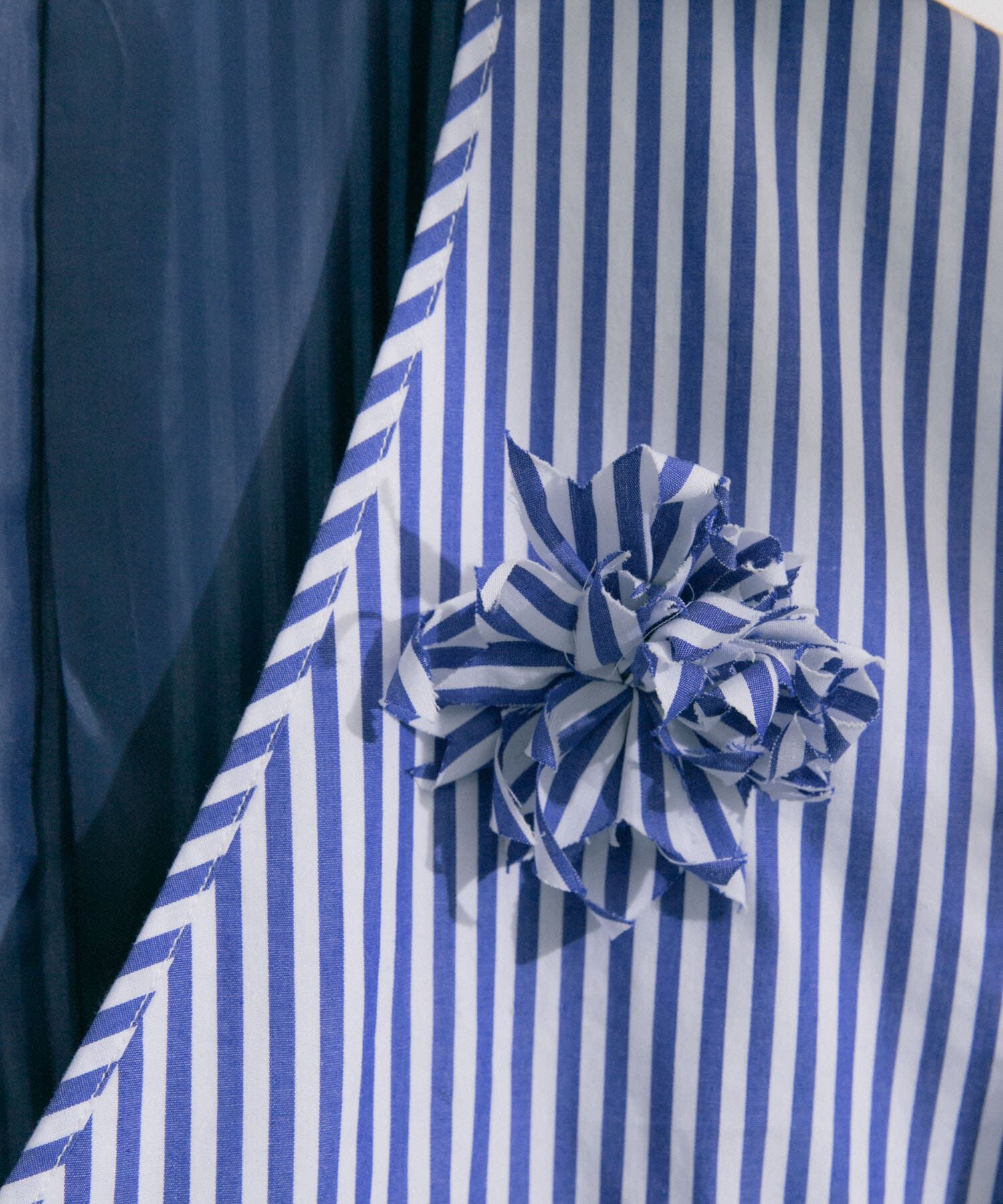 SENSE OF PLACE by URBAN RESEARCH「hxcyyd &times; SOP　ストライプフラワーコサージュシャツベスト(UNISEX)」|ベスト・ジレ|