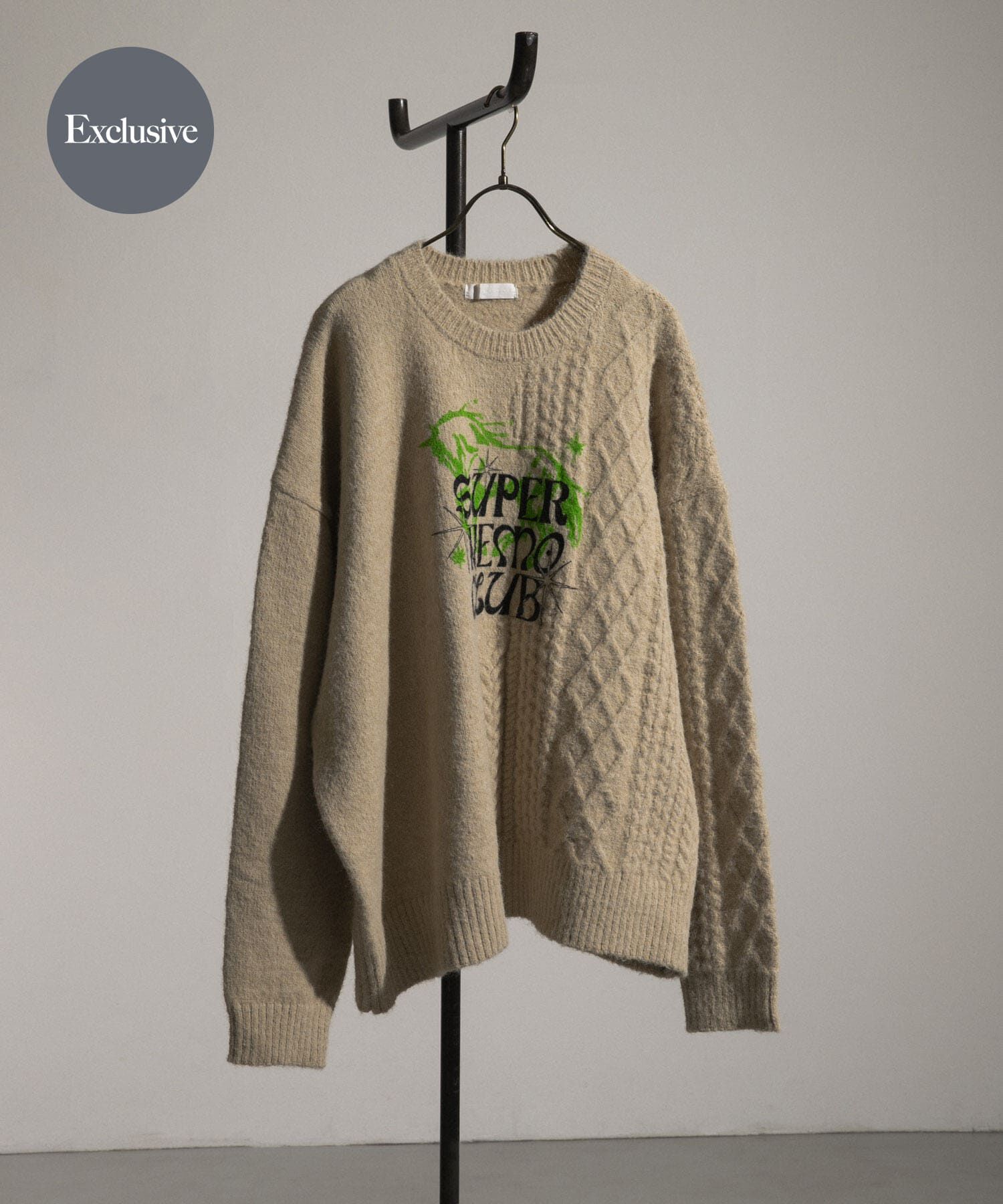 SENSE OF PLACE by URBAN RESEARCH「『別注』SHUHEI KOKI&times;SENSE OF PLACE　プリントニット」|ニット・セーター|ライトベージュ