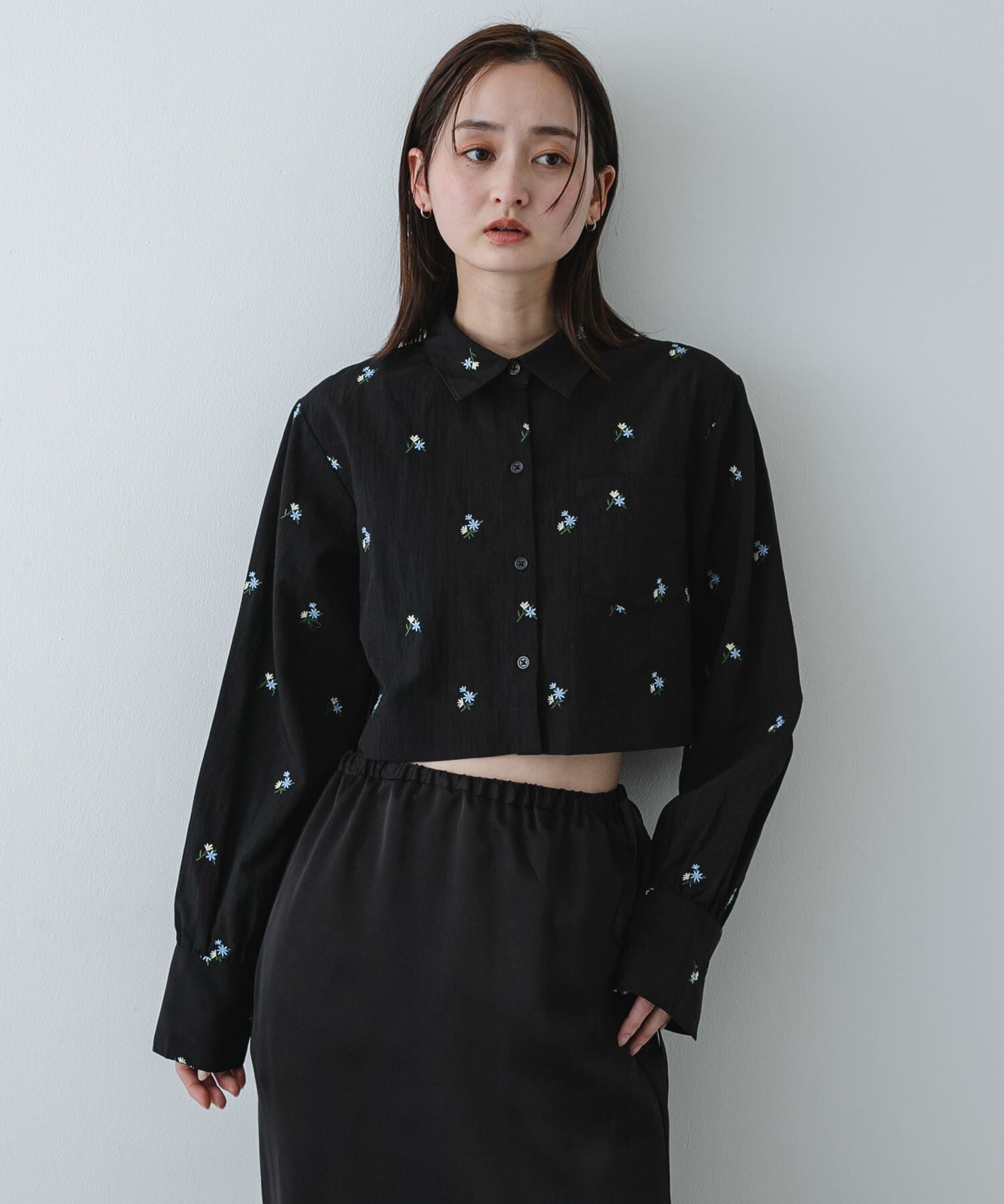 SENSE OF PLACE by URBAN RESEARCH「フラワーエンブロイダリークロップドシャツ」|シャツ・ブラウス|
