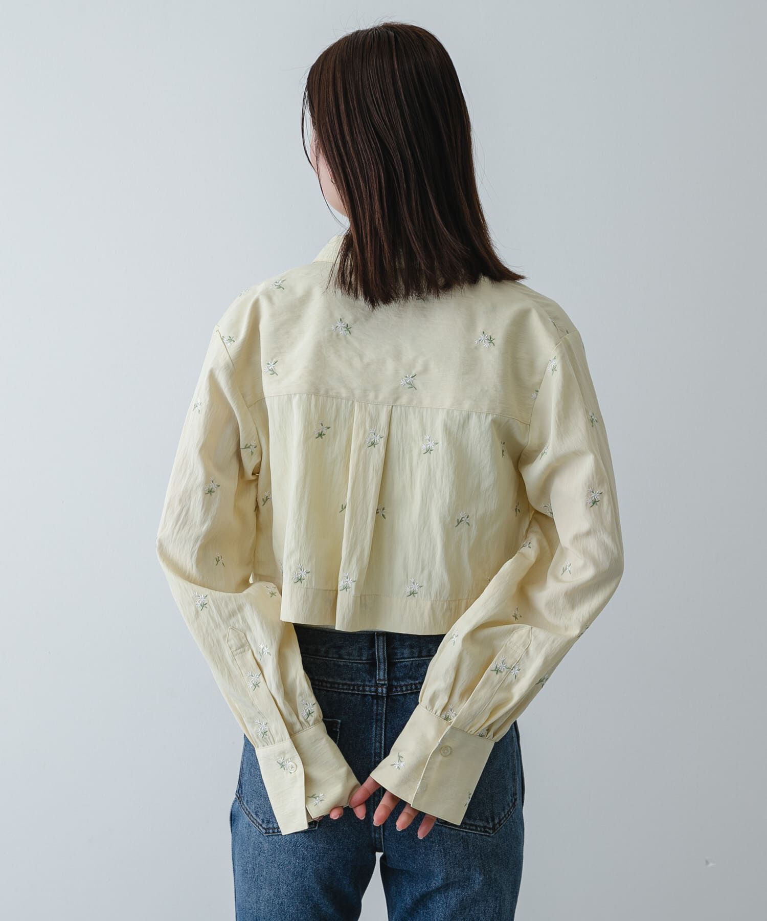 SENSE OF PLACE by URBAN RESEARCH「フラワーエンブロイダリークロップドシャツ」|シャツ・ブラウス|
