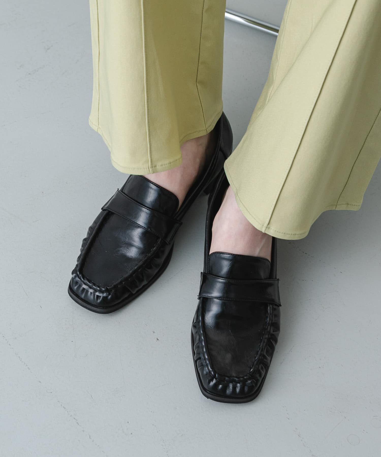 SENSE OF PLACE by URBAN RESEARCH「ワイドスクエアギャザーローファー」|ローファー|