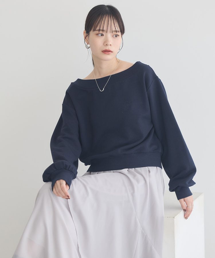 earth music&ecology「ショート丈ワンポイント刺繍オフショルスウェット」|スウェット・ジャージ|