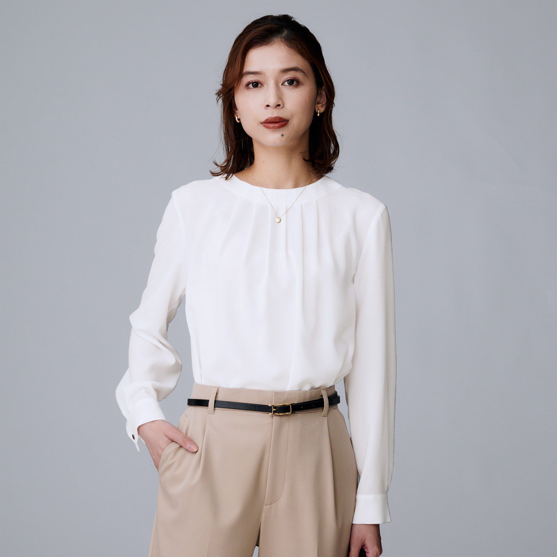 UNTITLED「【洗える/フォーマル/スーツインナー】タックブラウス」|シャツ・ブラウス|