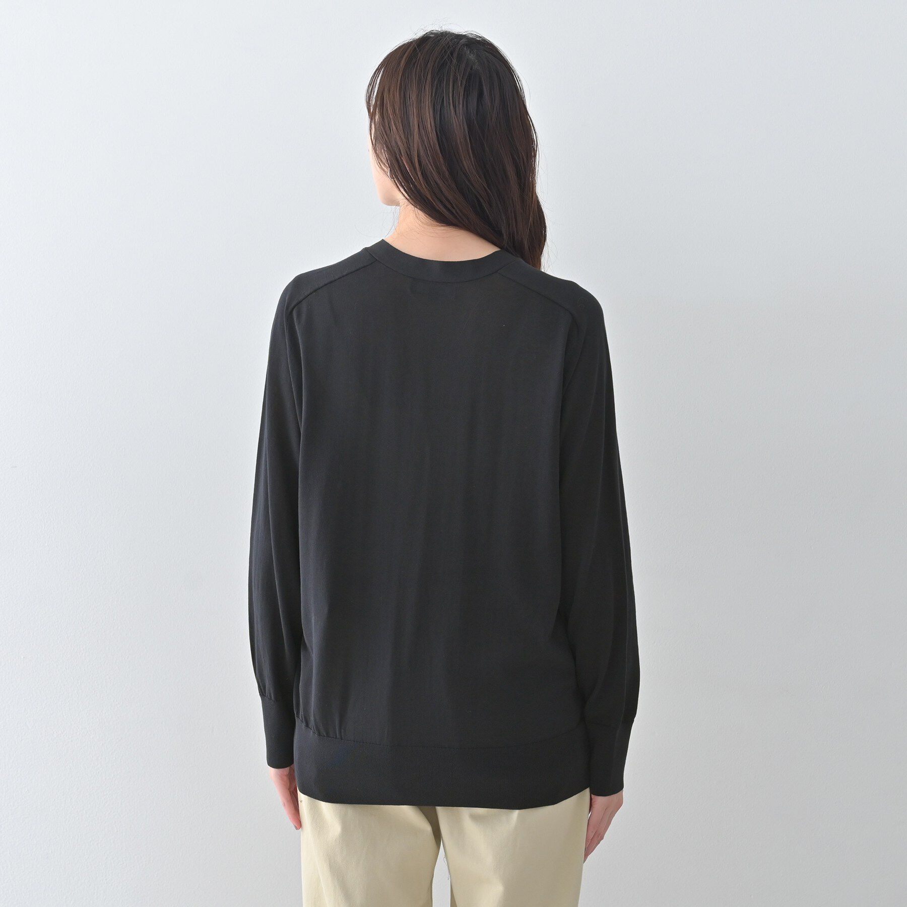 UNTITLED「【セットアップ可/洗える】シアーVネックカーディガン」|カーディガン|